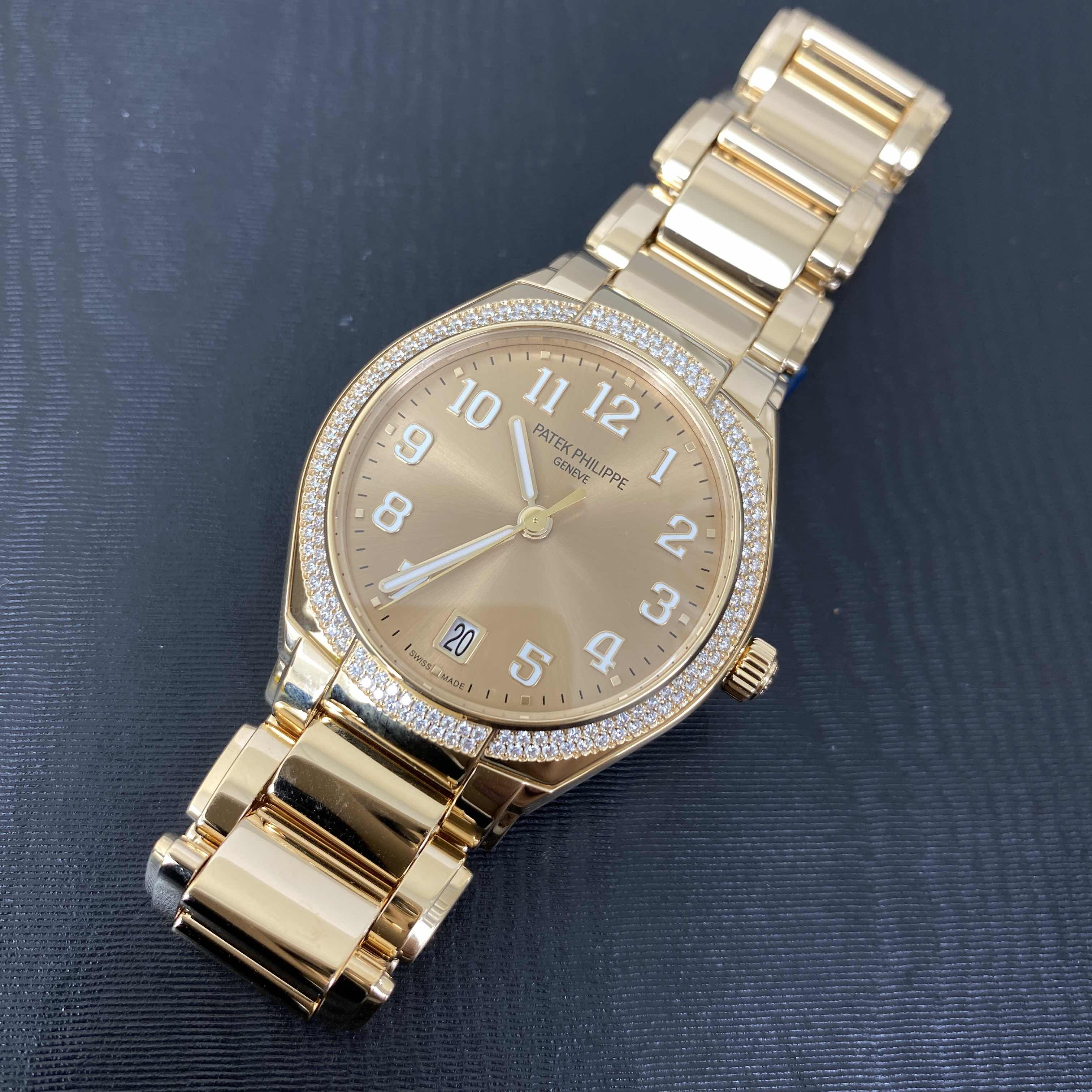 Patek Philippe 7300/1200R-011 6