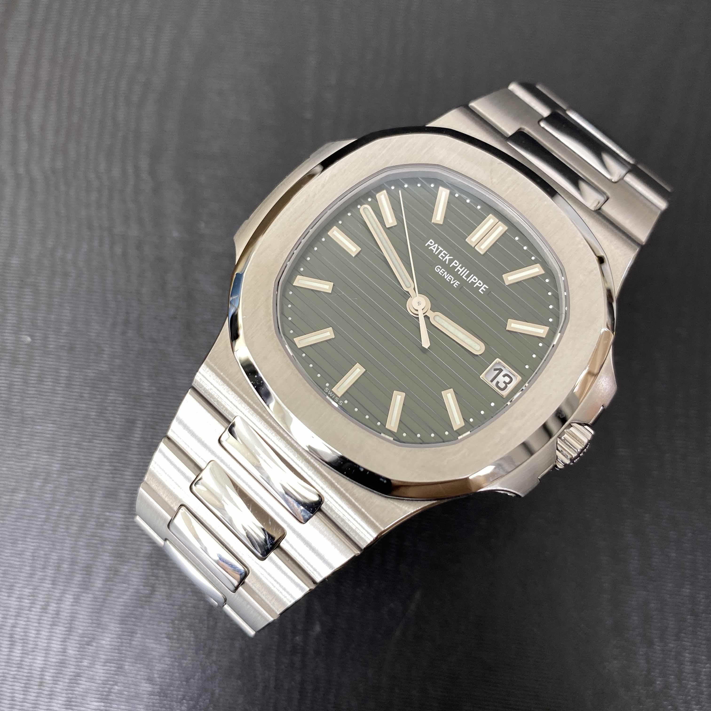Patek Philippe 5711/1A-014 6