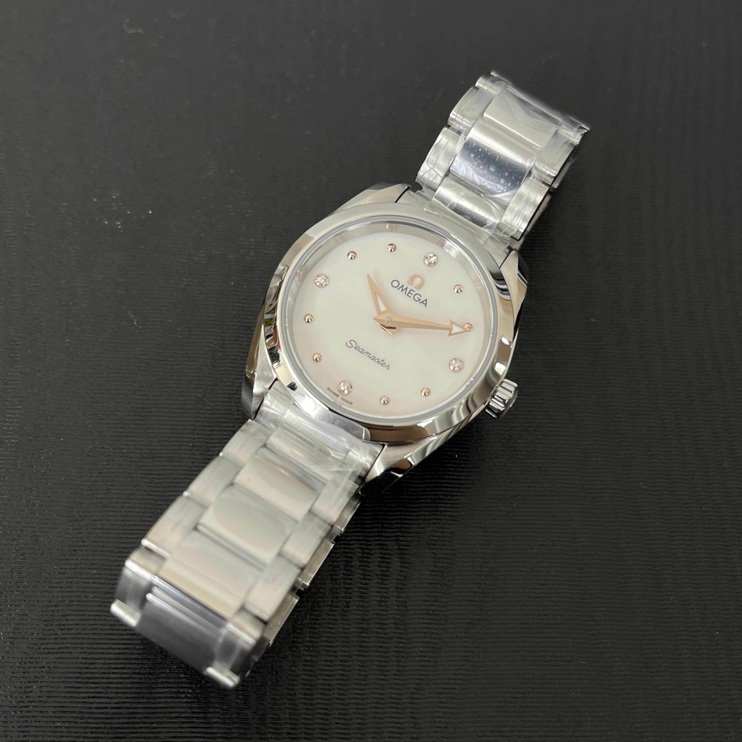Omega 220.10.28.60.54.001  6