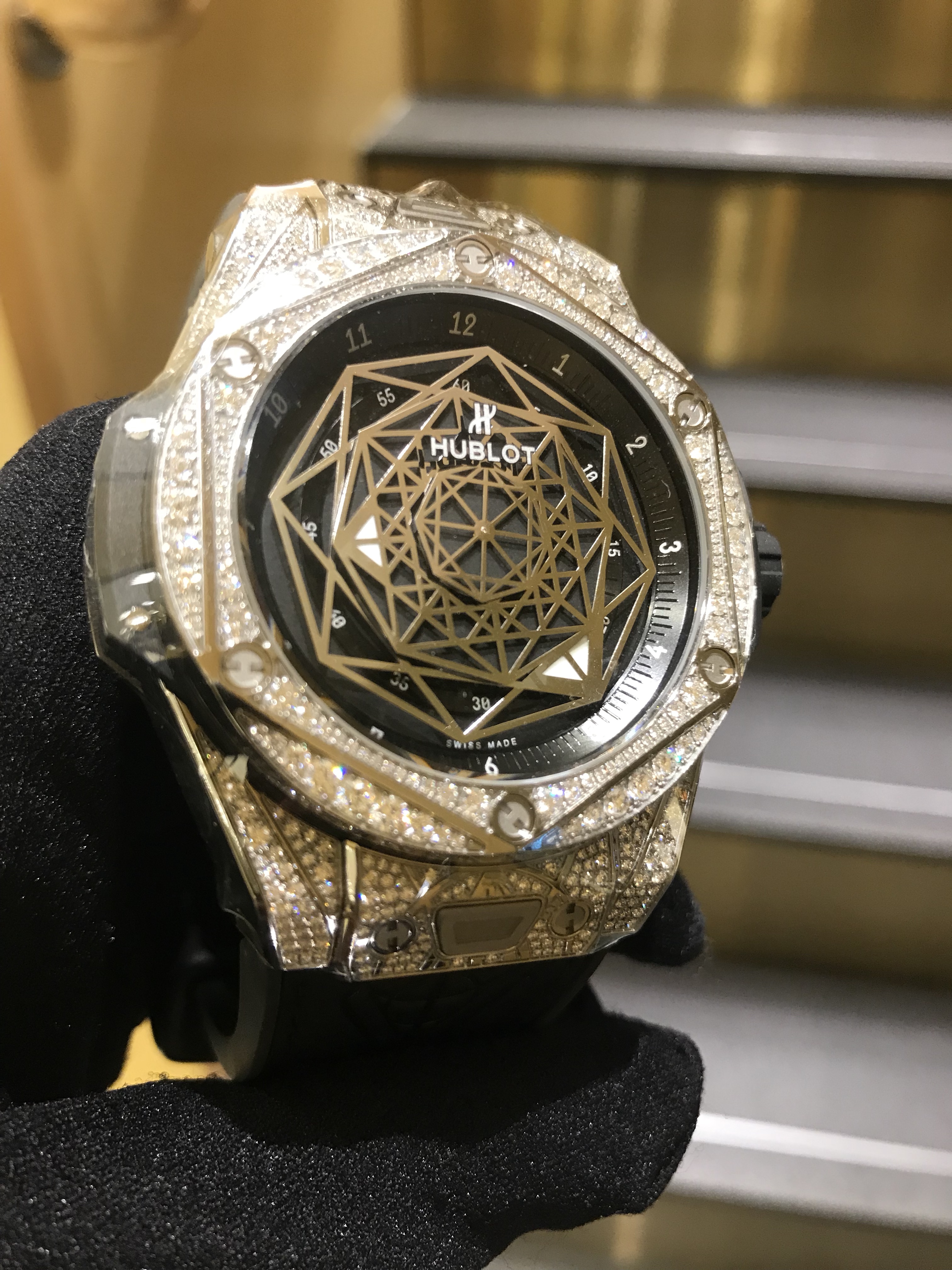 Hublot 415.NX.1112.VR.1704.MXM17 7