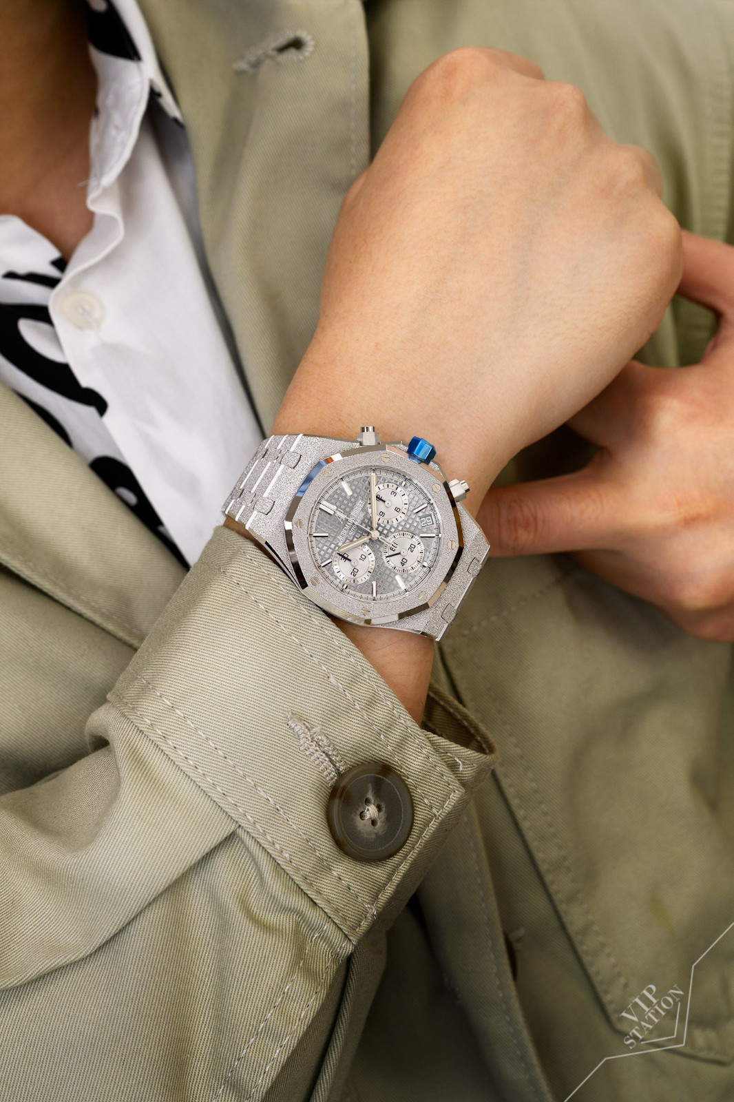 Audemars Piguet 26239BC.GG.1224BC.01  7