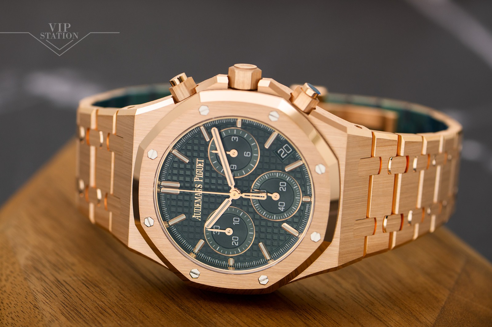 Audemars Piguet 26240OR.OO.1320OR.04 7