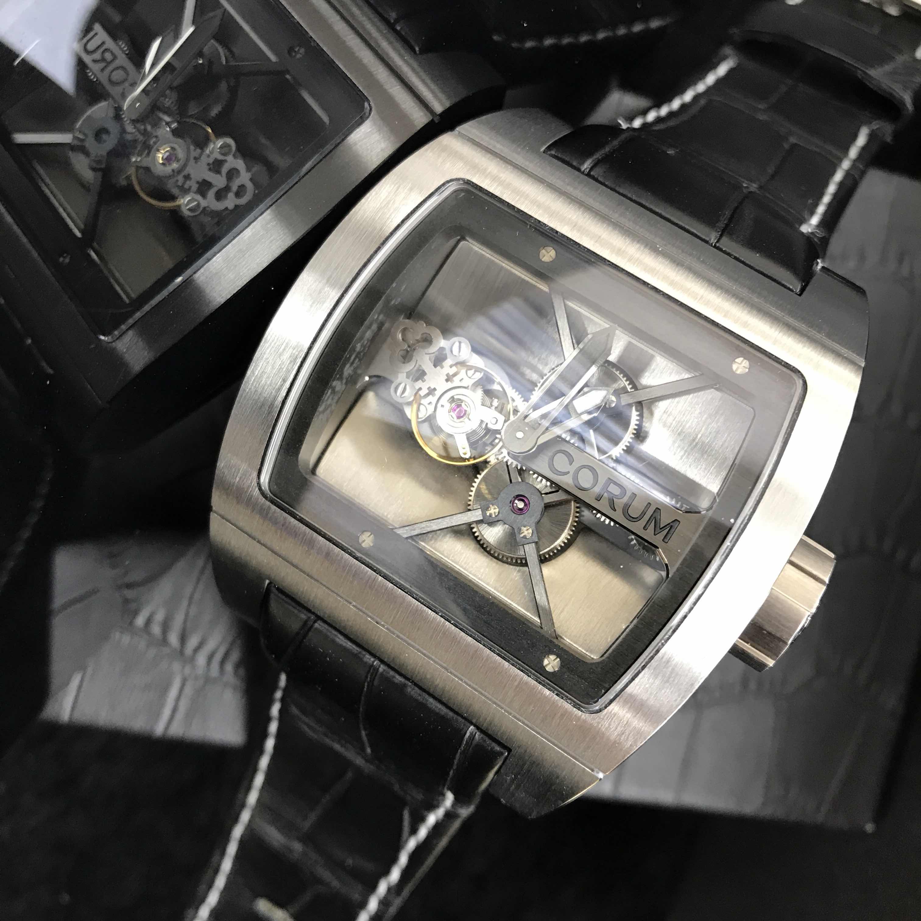 Corum 022.702.04/0F81 0000 7