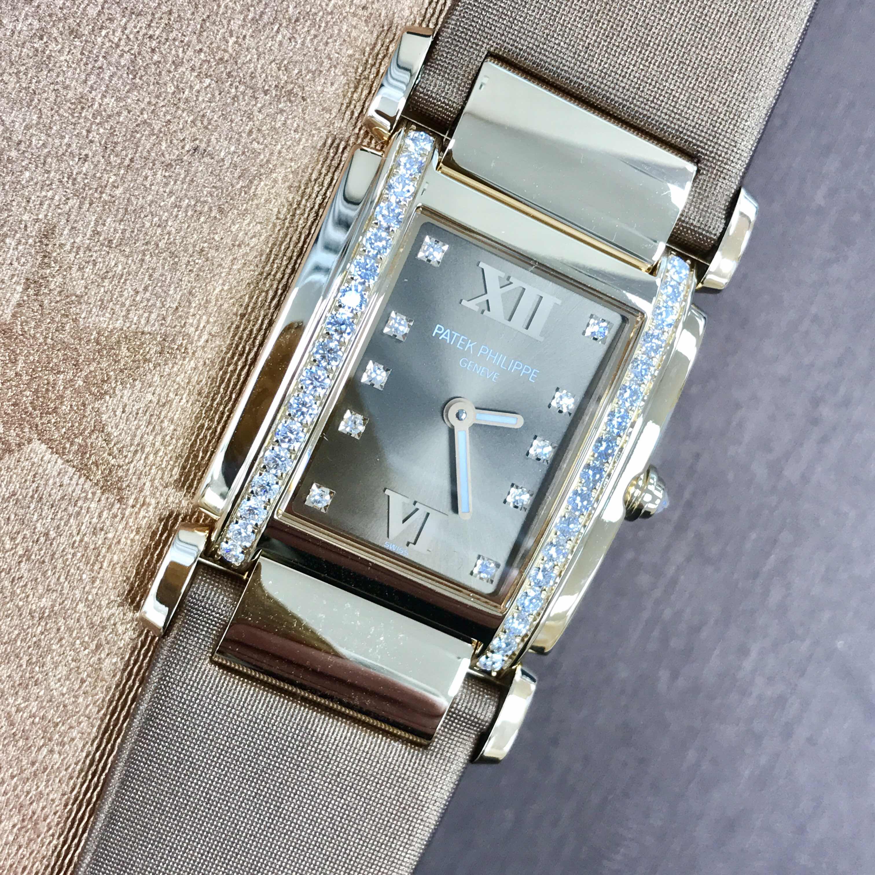 Patek Philippe 4920R-001 7