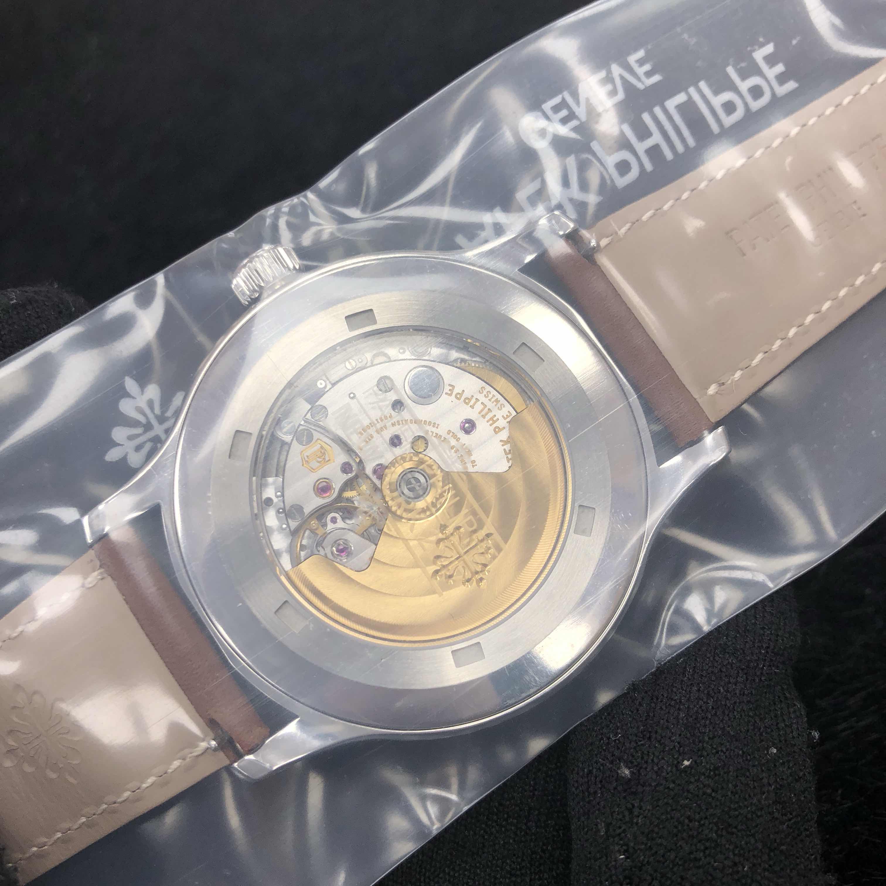 Patek Philippe 5522A-001 7