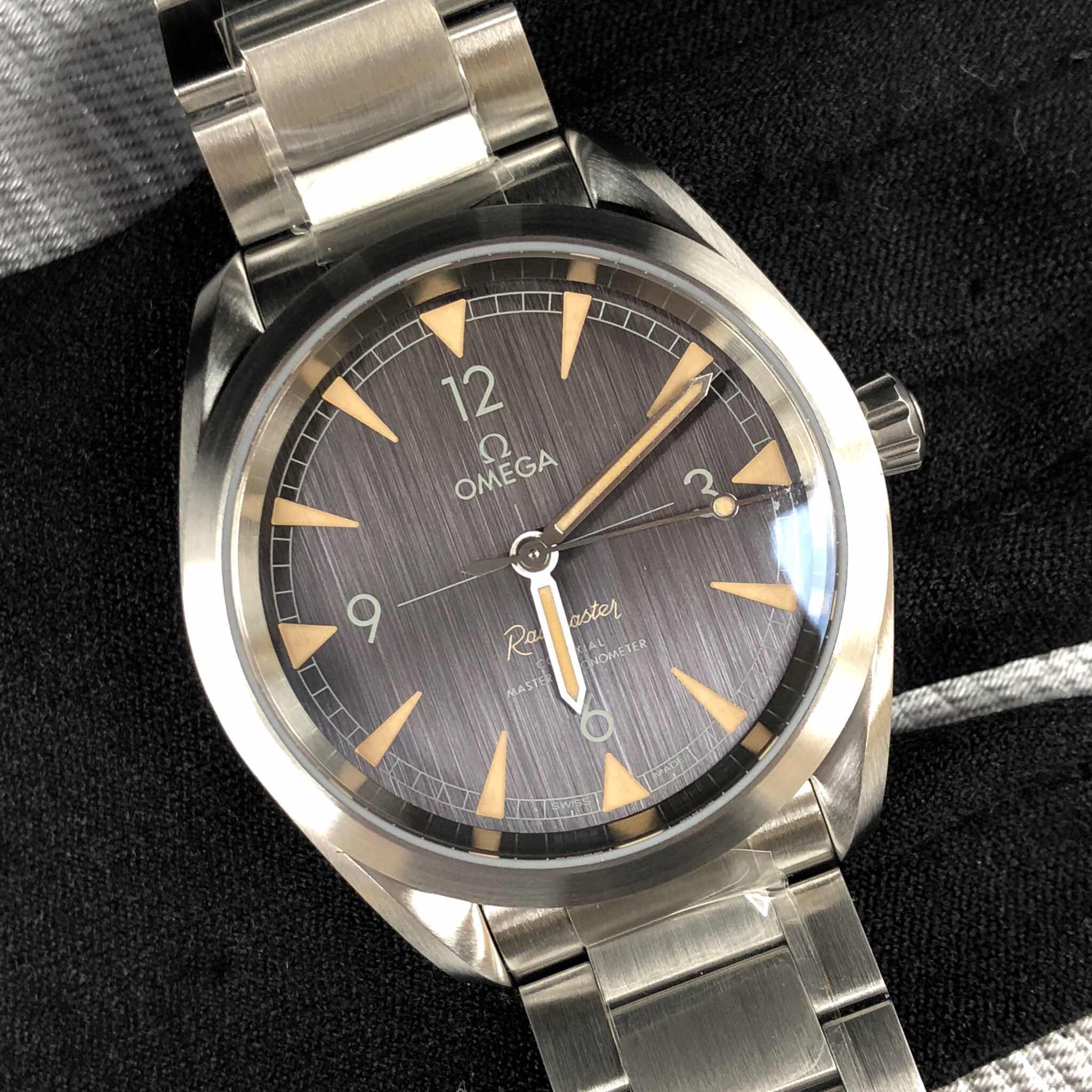 Omega 220.10.40.20.01.001 7
