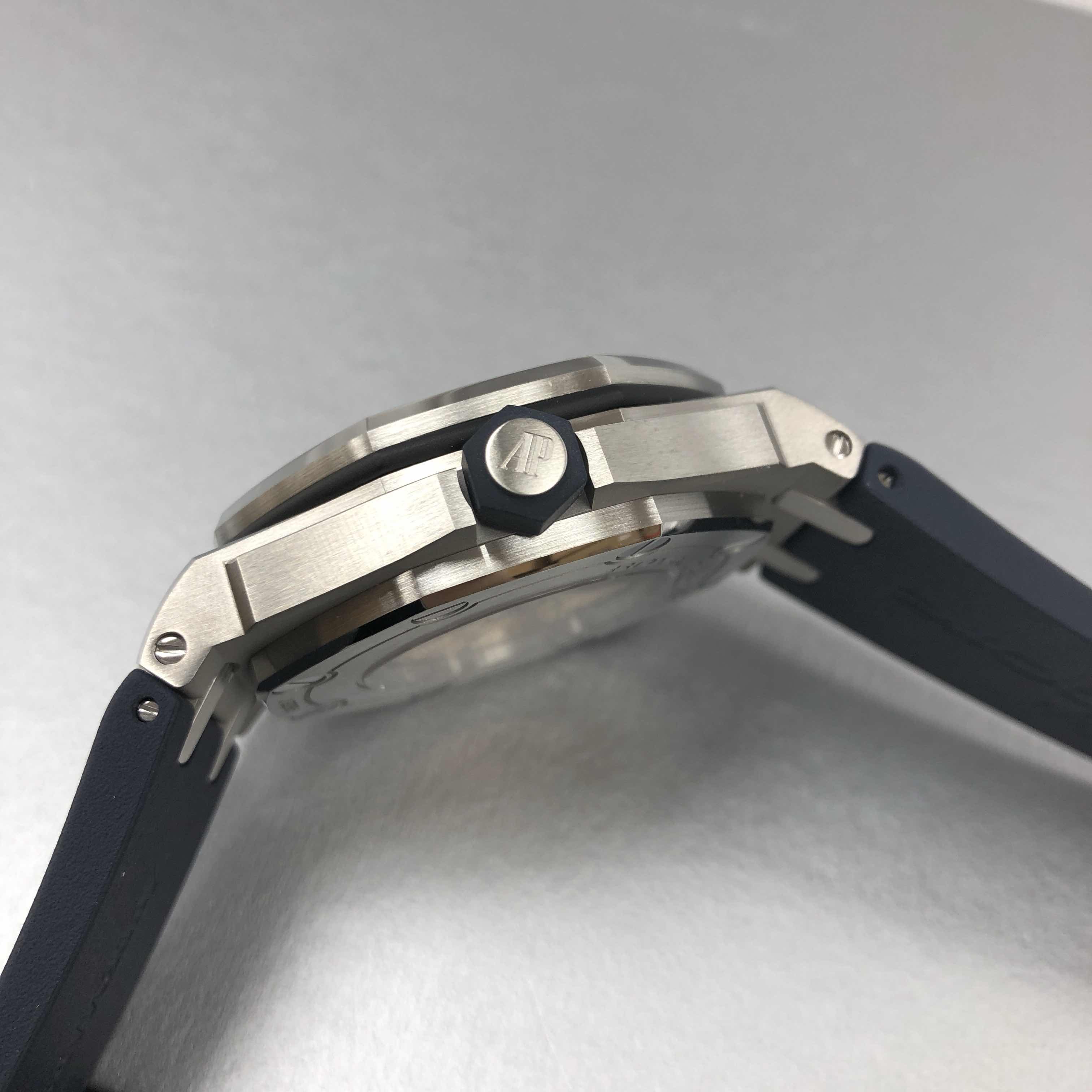 Audemars Piguet 15710ST.OO.A027CA.01 7