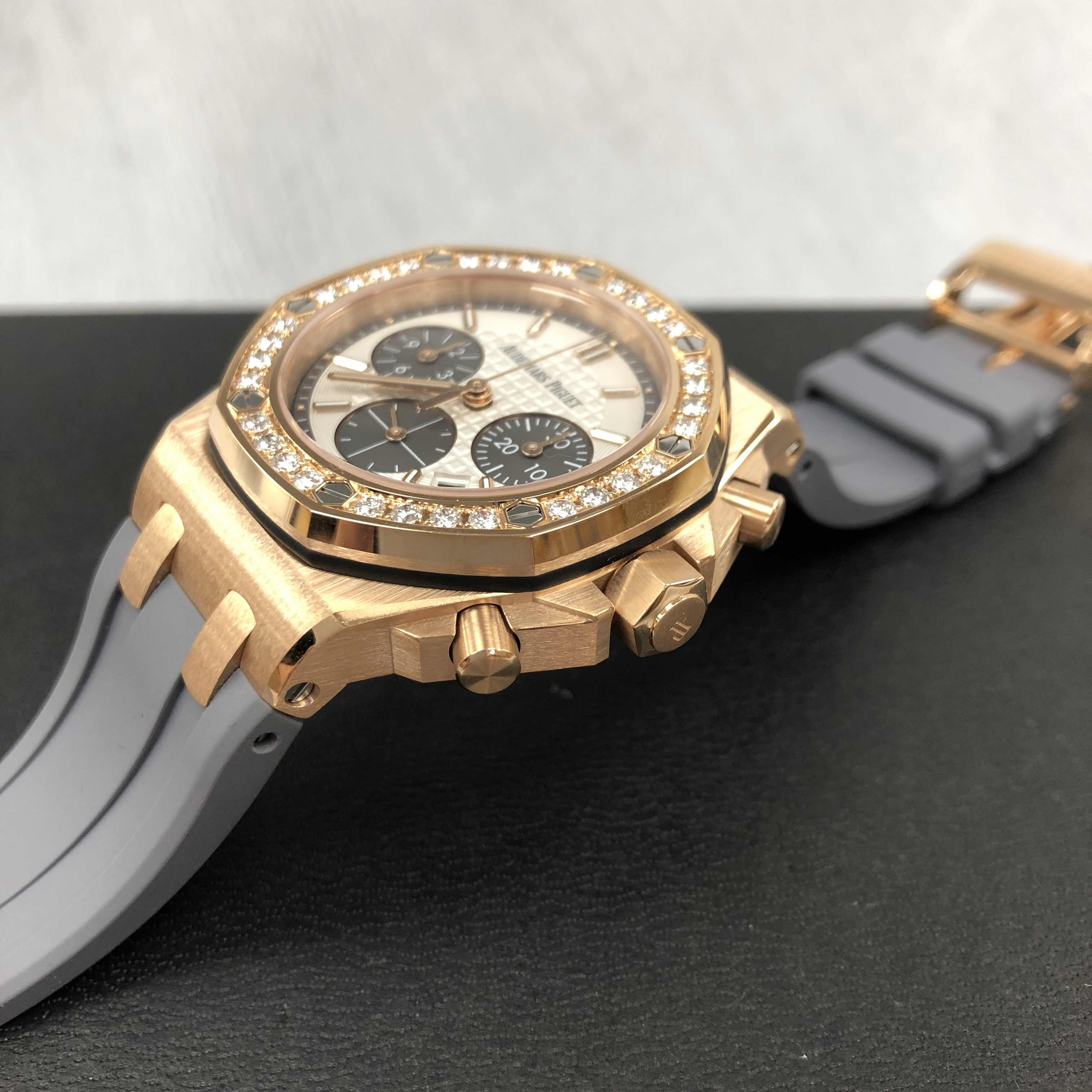 Audemars Piguet 26231OR.ZZ.D003CA.01 7