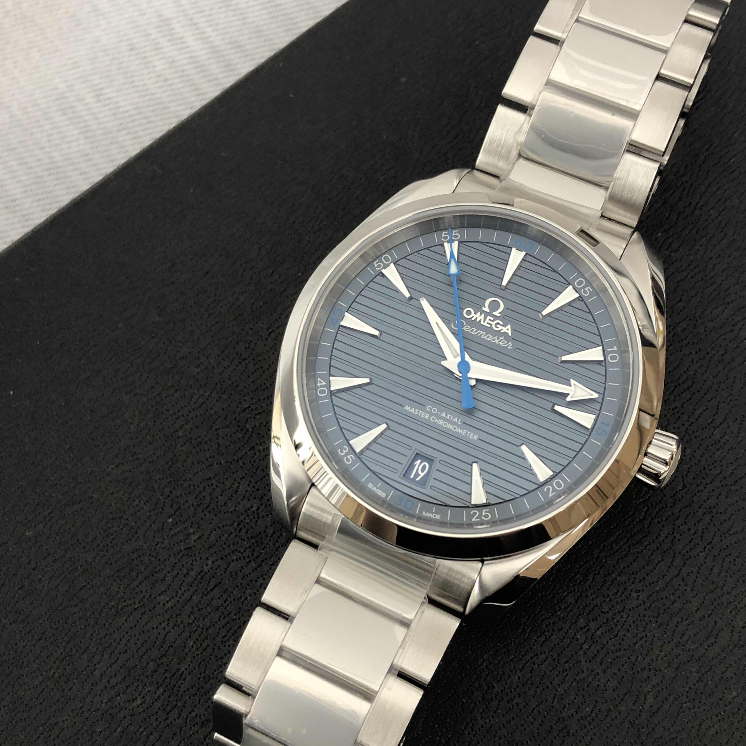 Omega 220.10.41.21.03.002 7