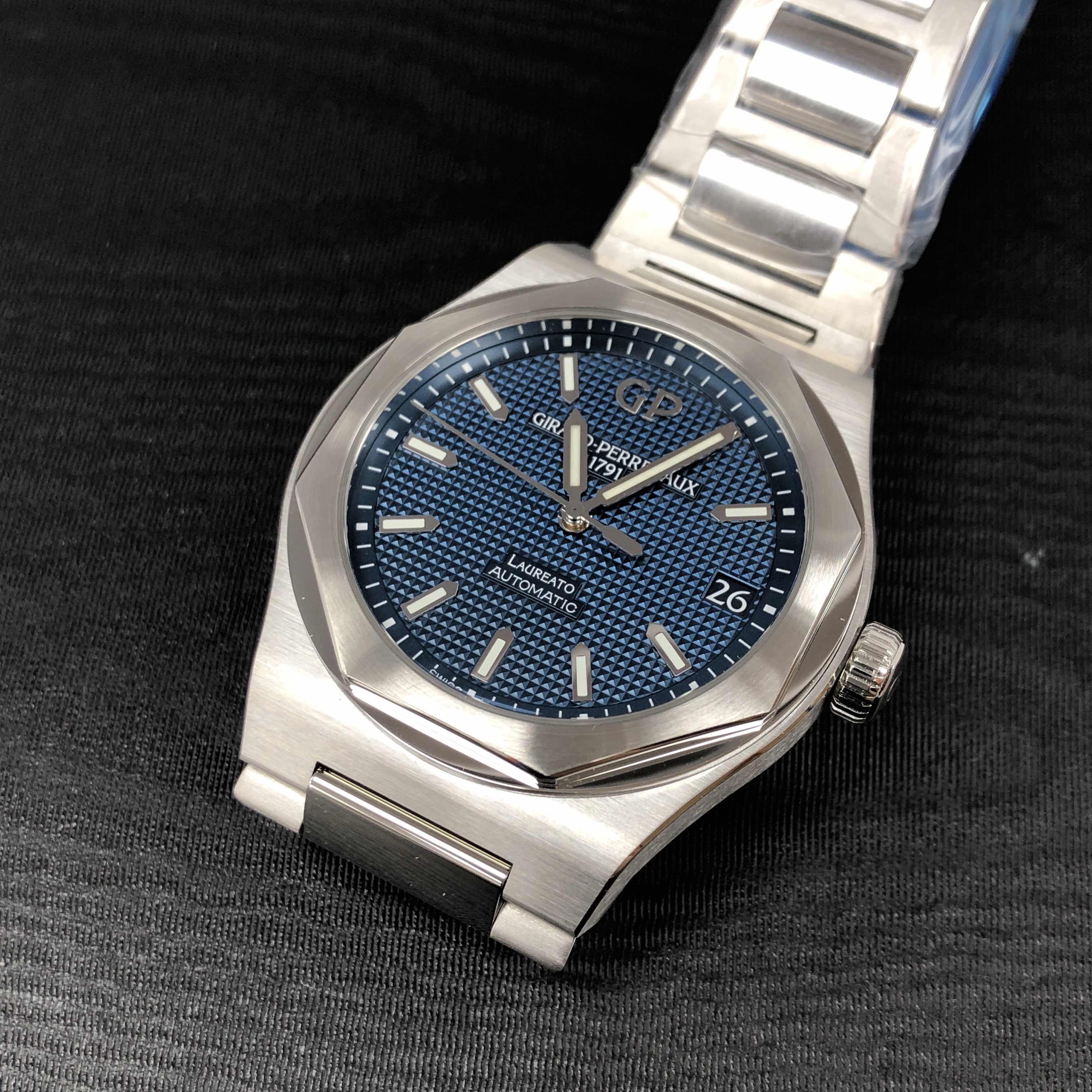 Girard Perregaux 81010-11-431-11A 7