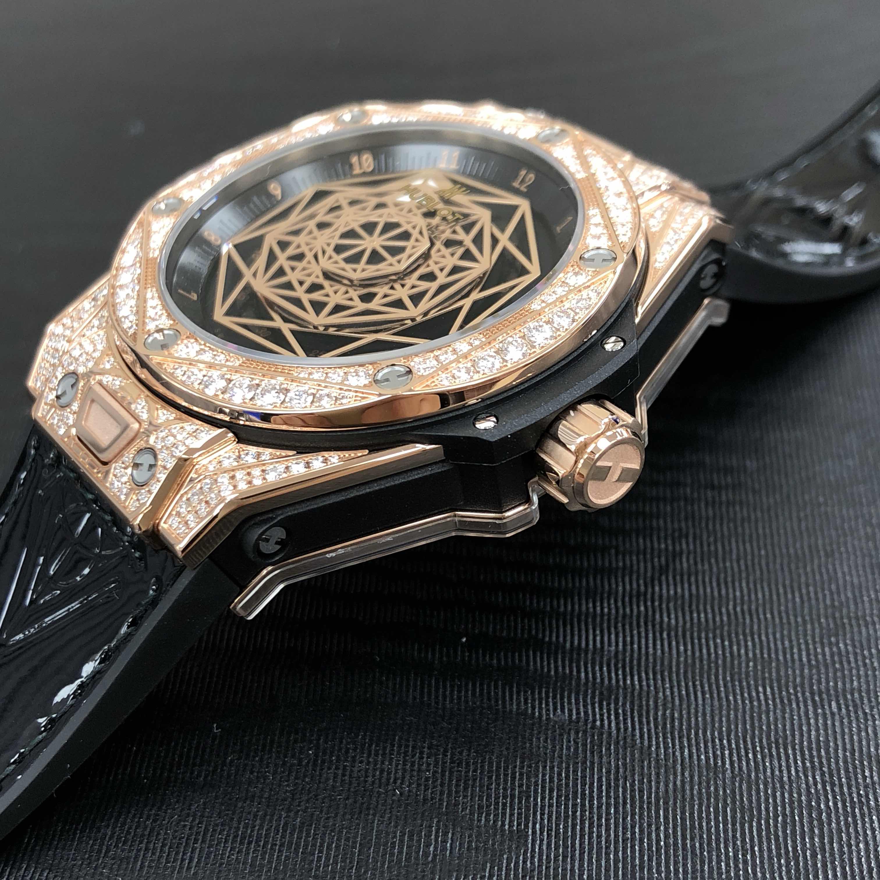 Hublot 465.OS.1118.VR.1704.MXM18 7