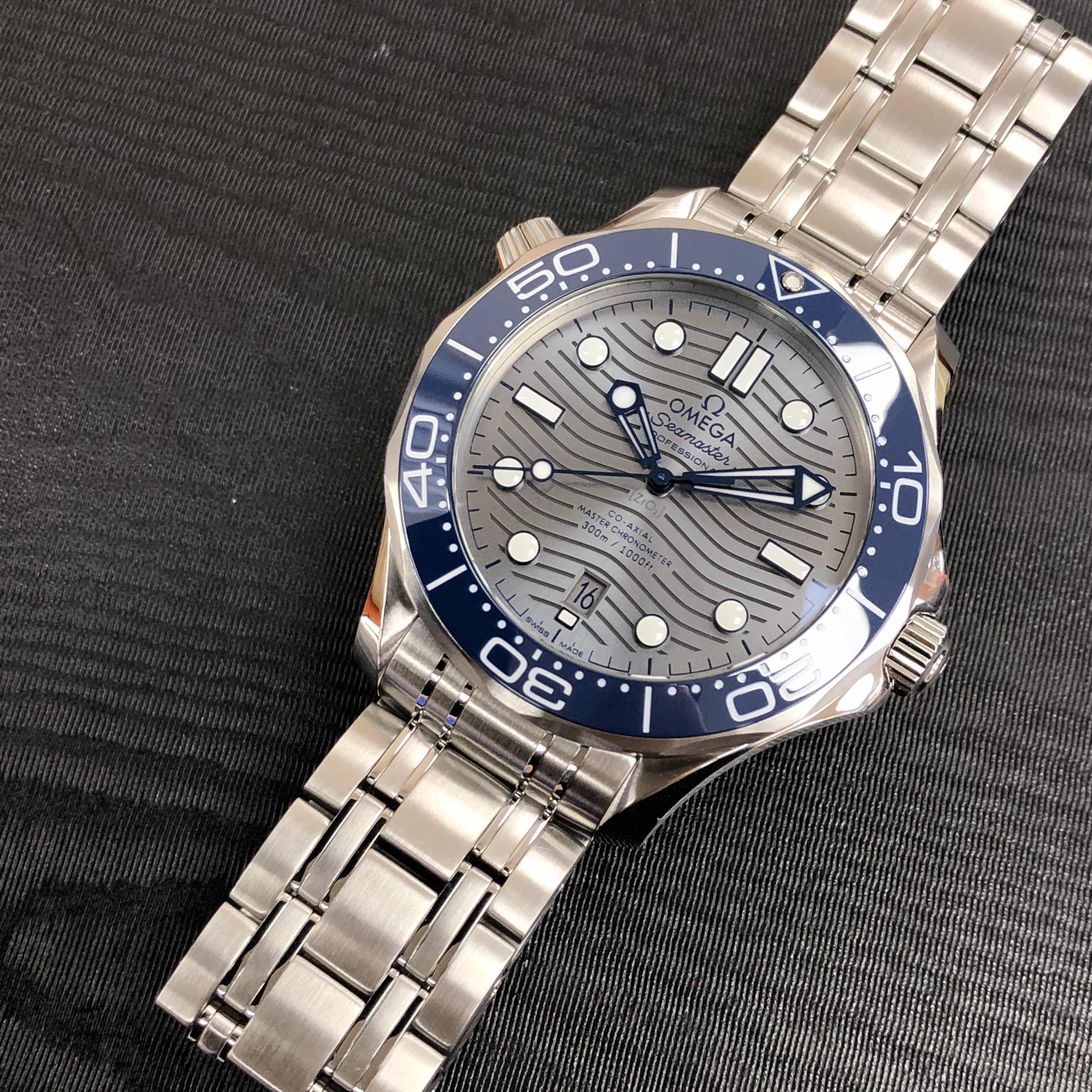 Omega 210.30.42.20.06.001 7