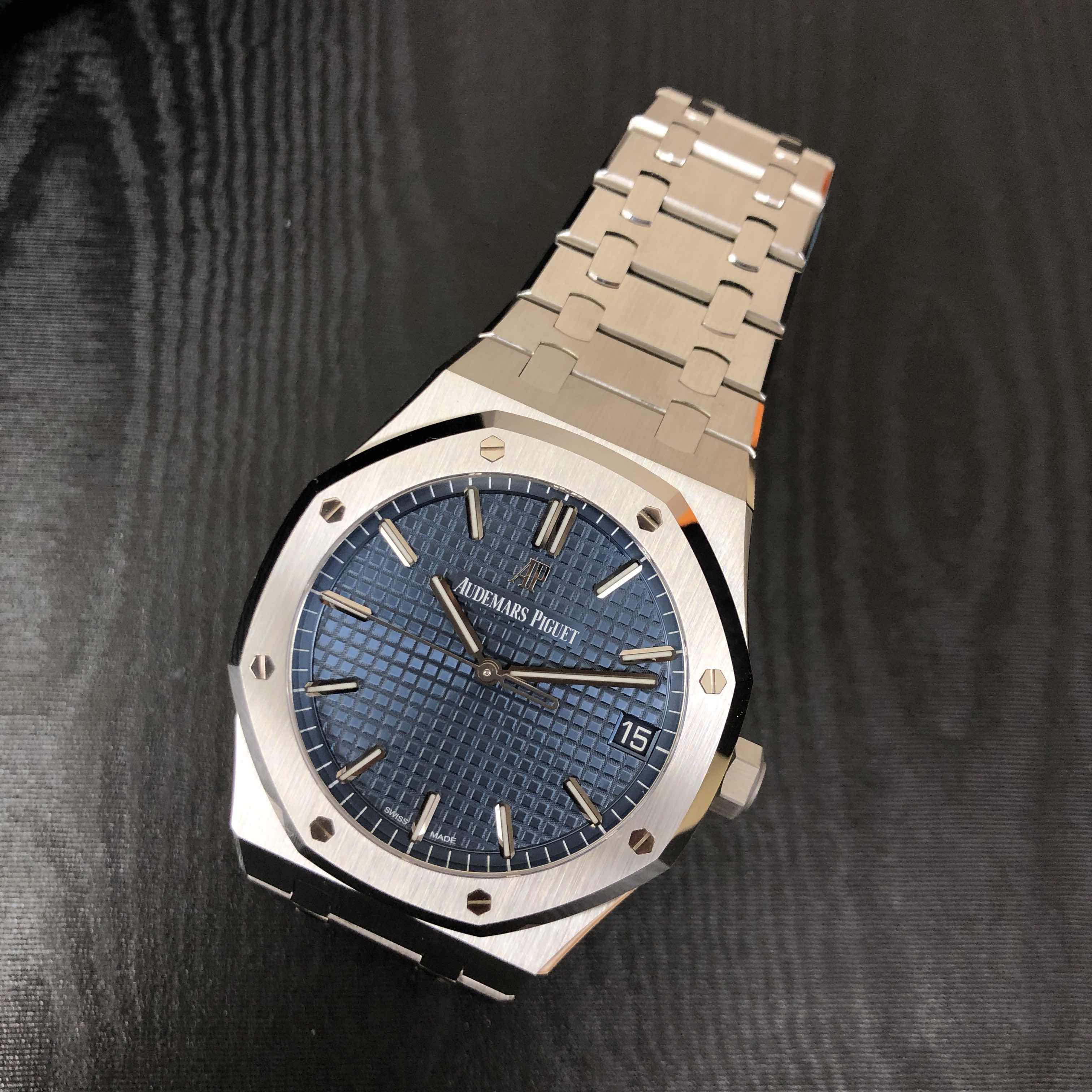 Audemars Piguet 15500ST.OO.1220ST.01 7
