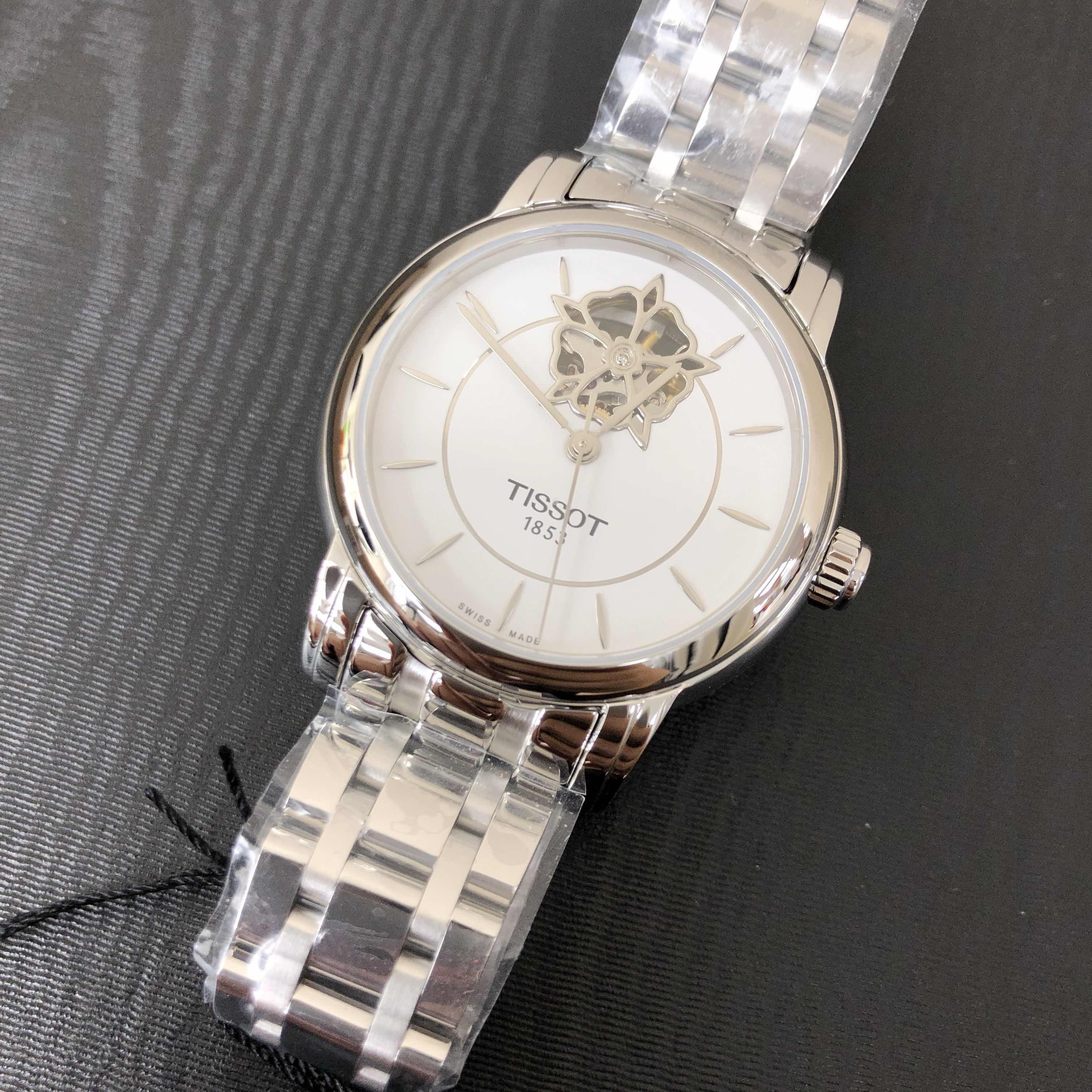 Tissot T050.207.11.011.04 7