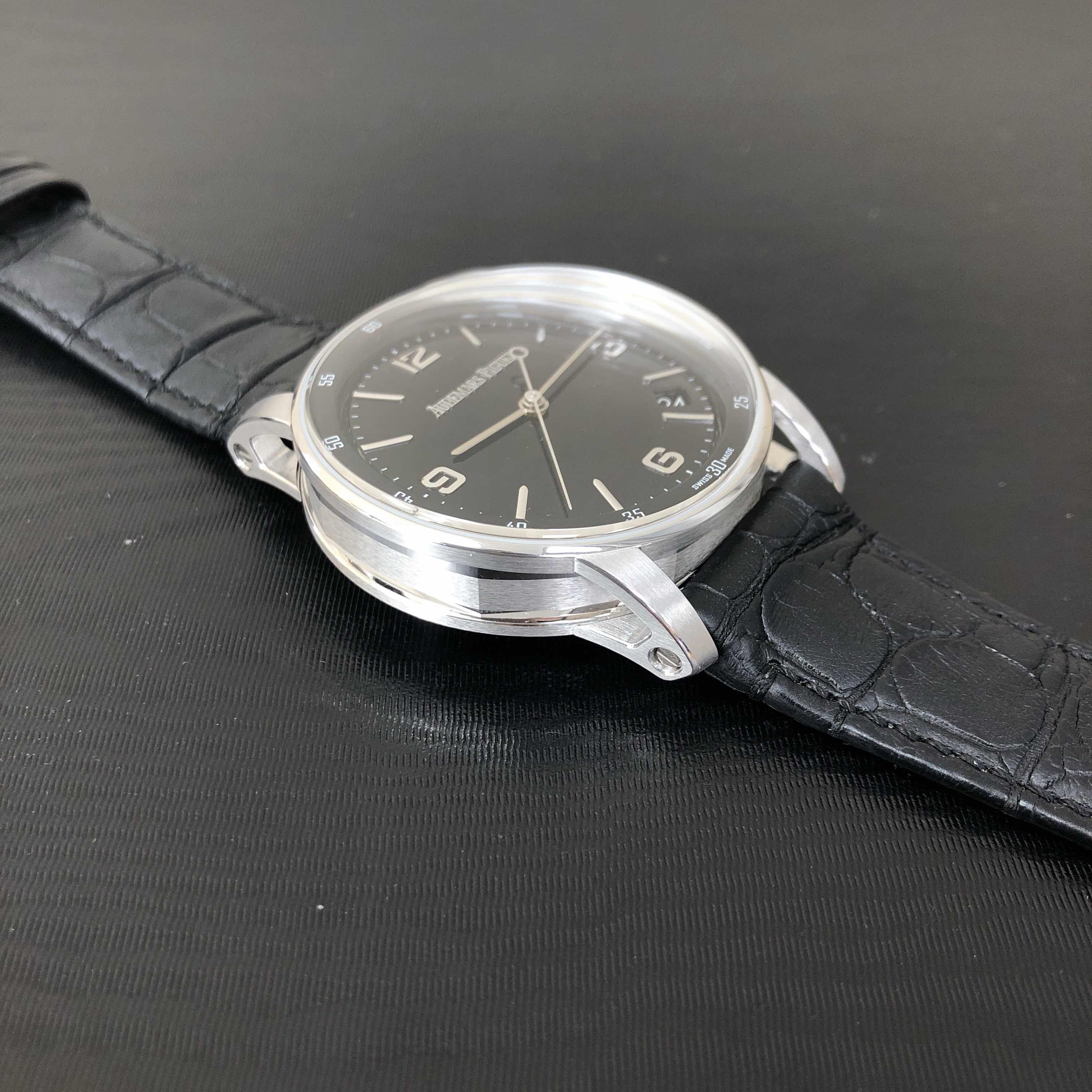 Audemars Piguet 15210BC.OO.A002CR.01  7