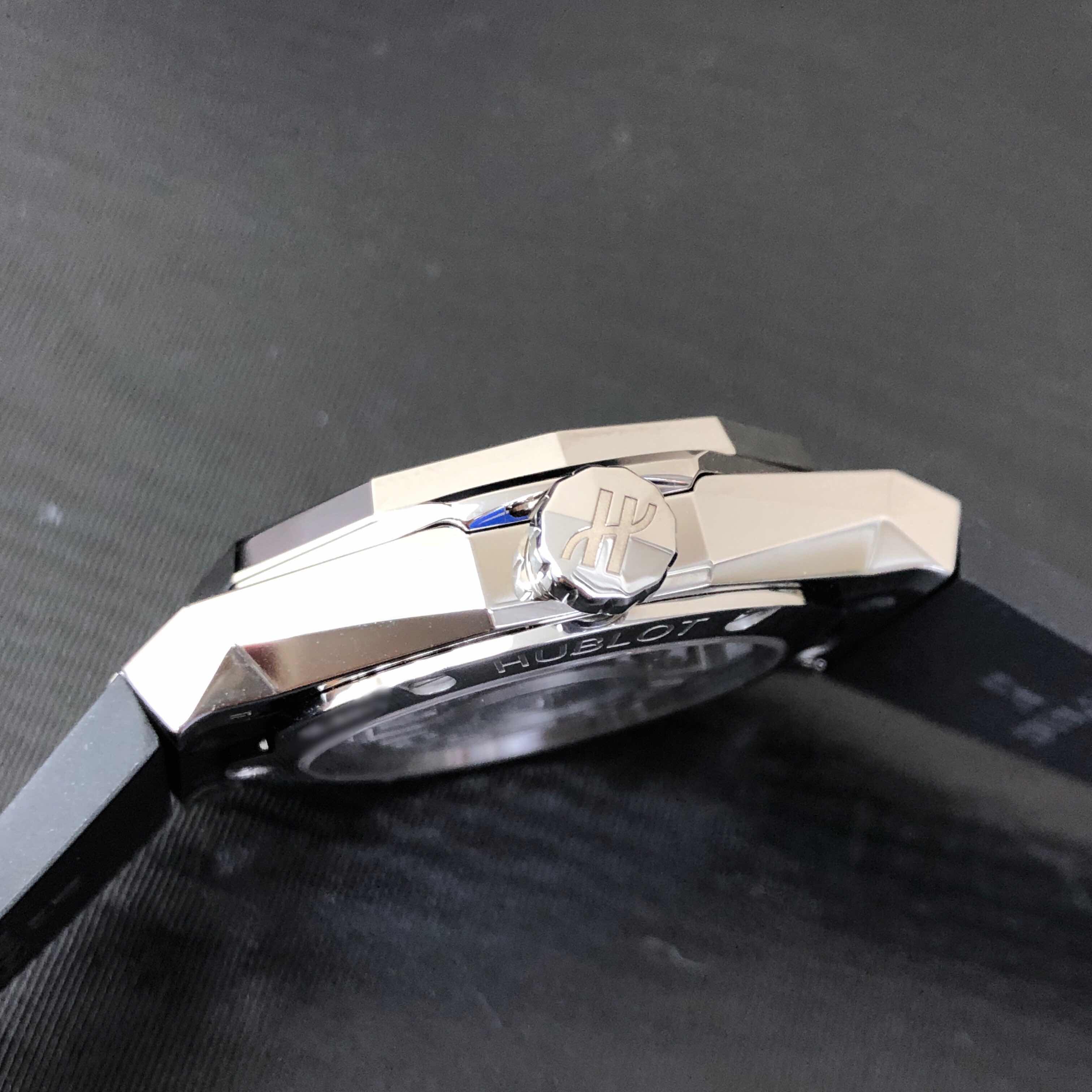 Hublot 550.NS.1800.RX.ORL19 7