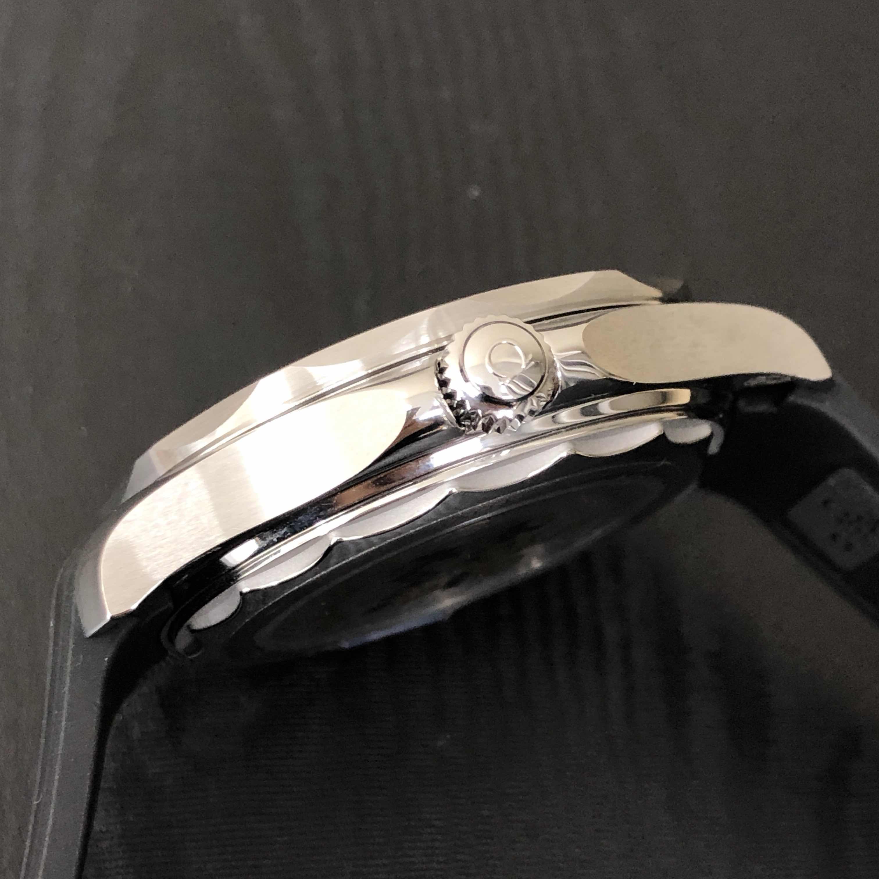 Omega 210.22.42.20.01.004 7