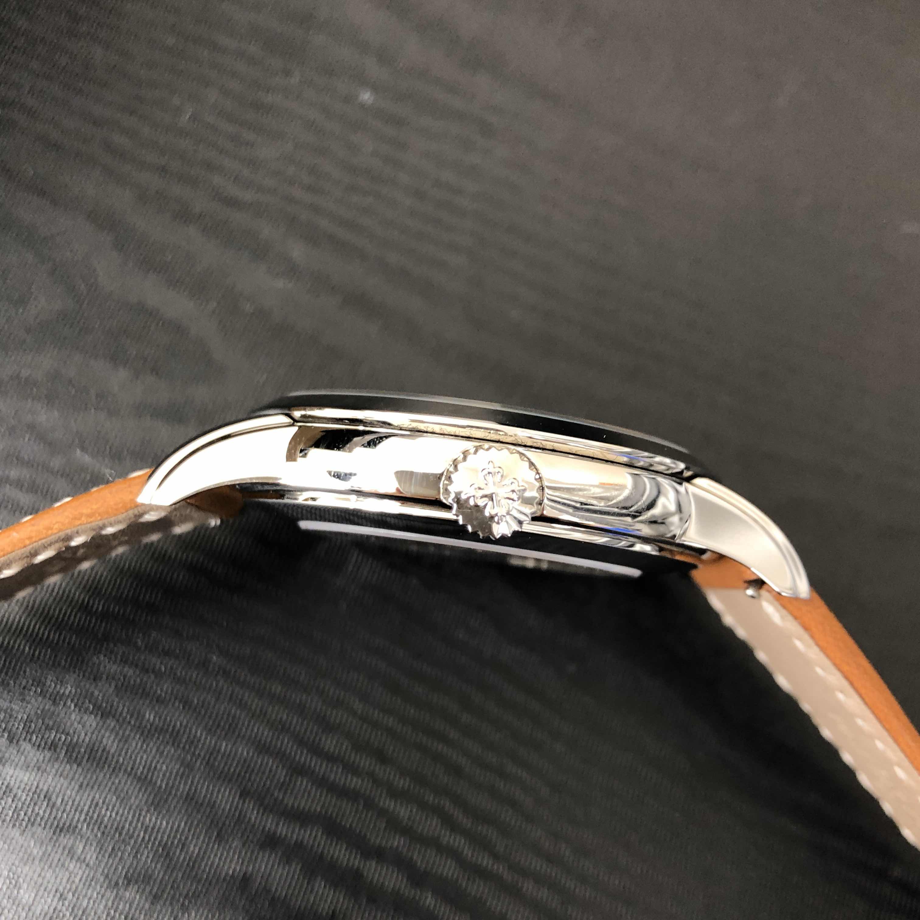 Patek Philippe 5212A-001 7