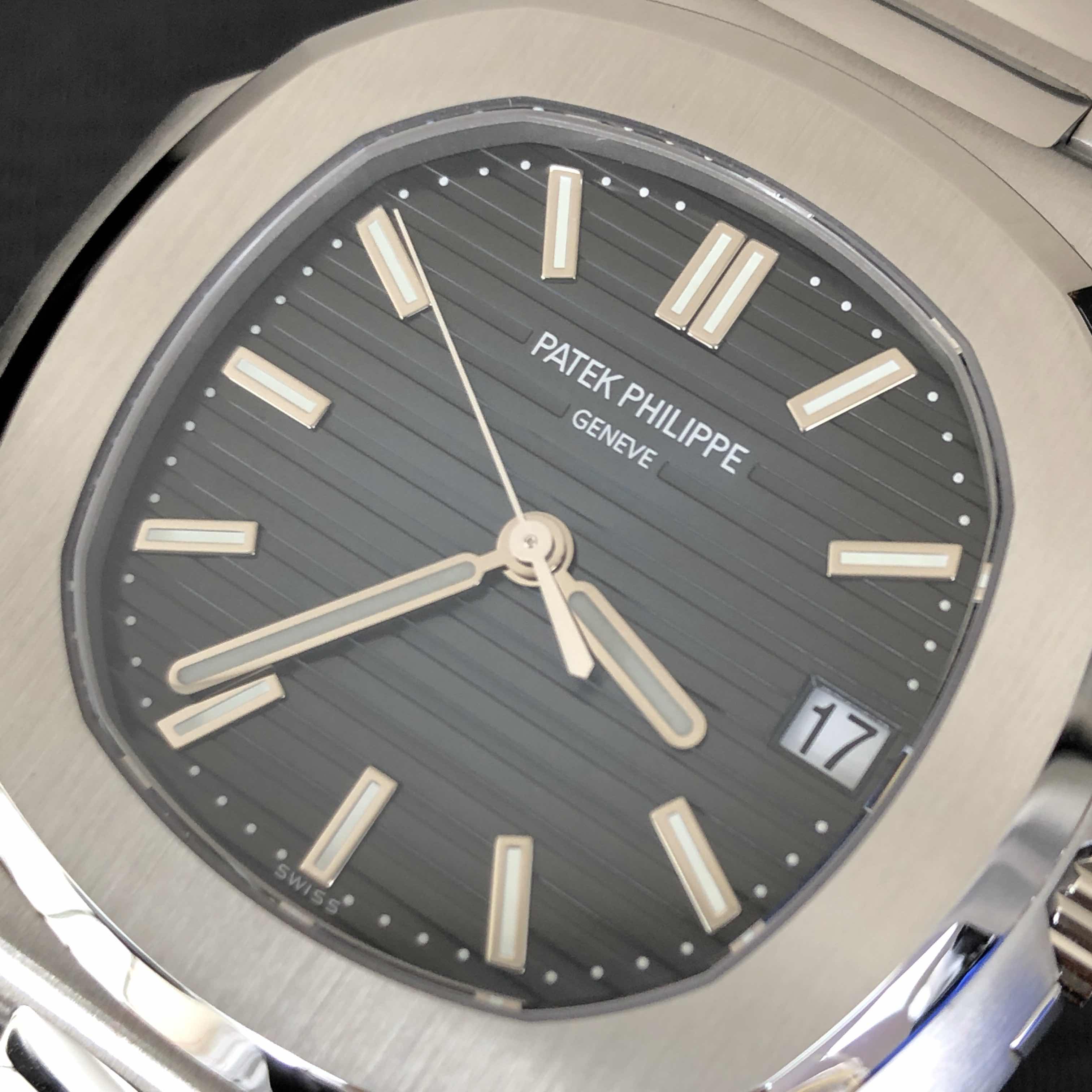 Patek Philippe 5711/1A-010 7
