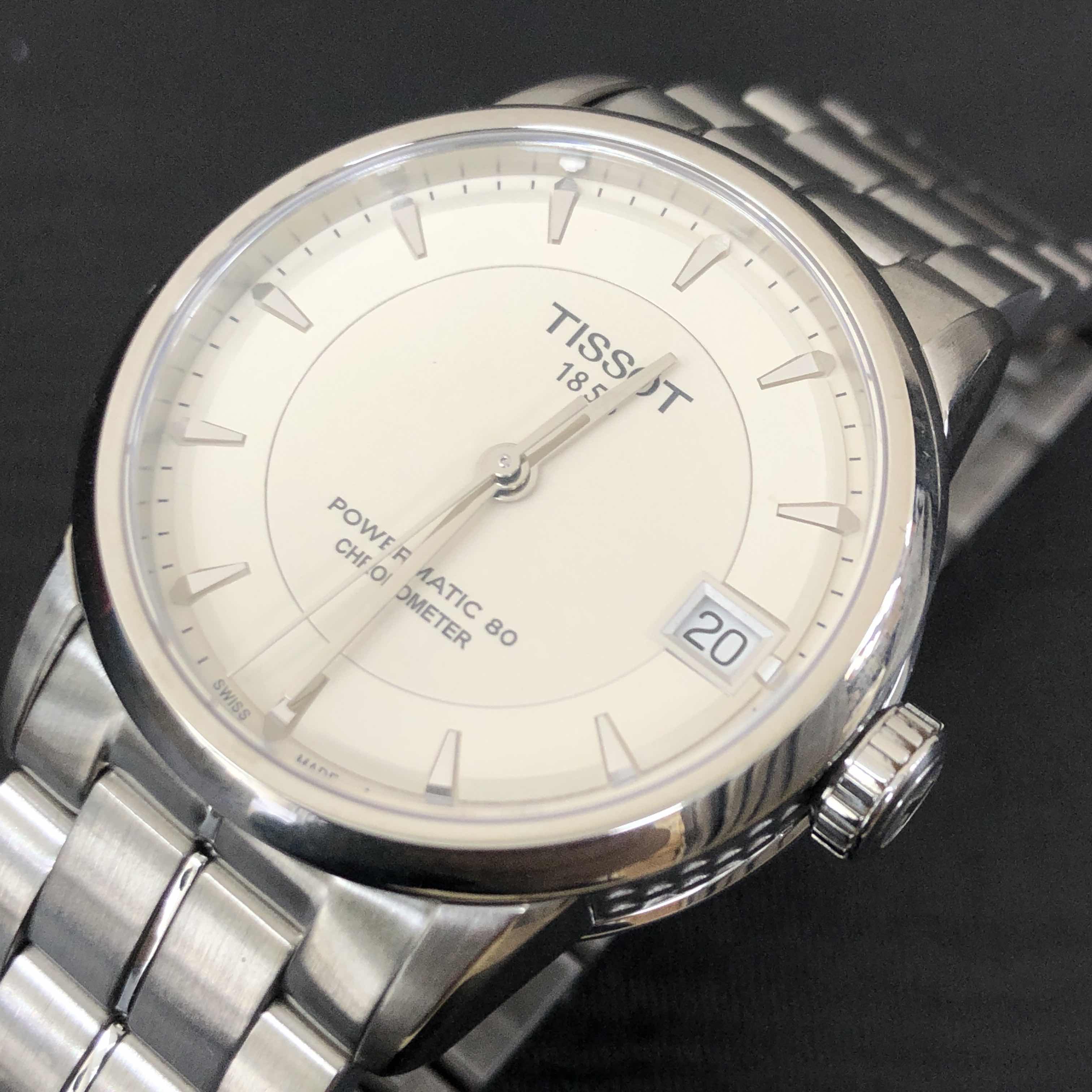 Tissot T086.208.11.261.00  7