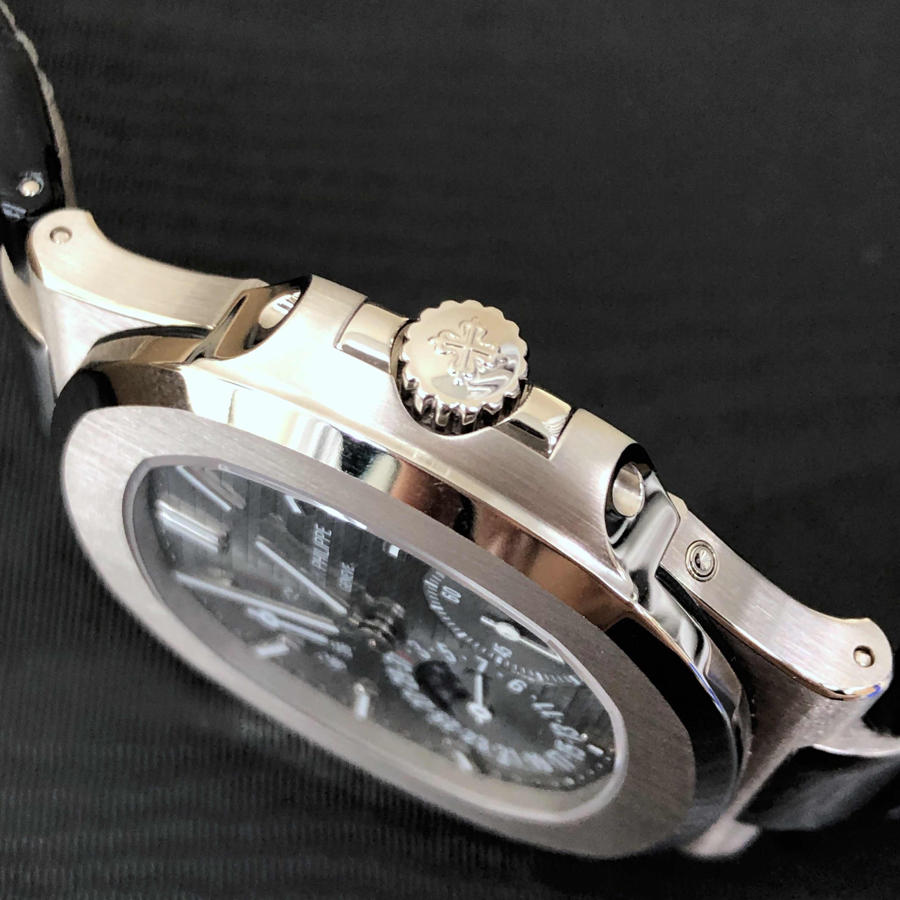Patek Philippe 5712G-001 7