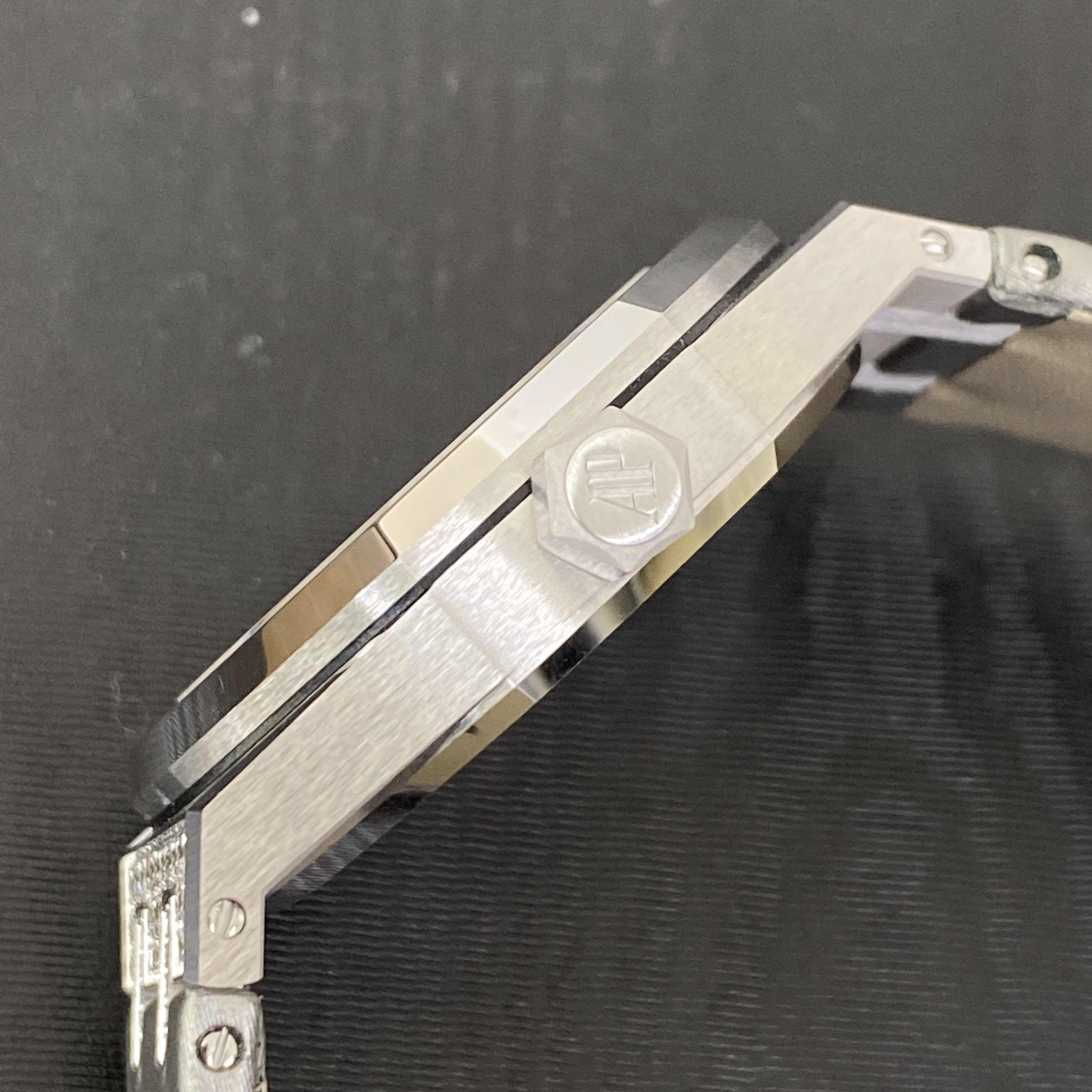 Audemars Piguet 15452BC.ZY.D007VE.01 7