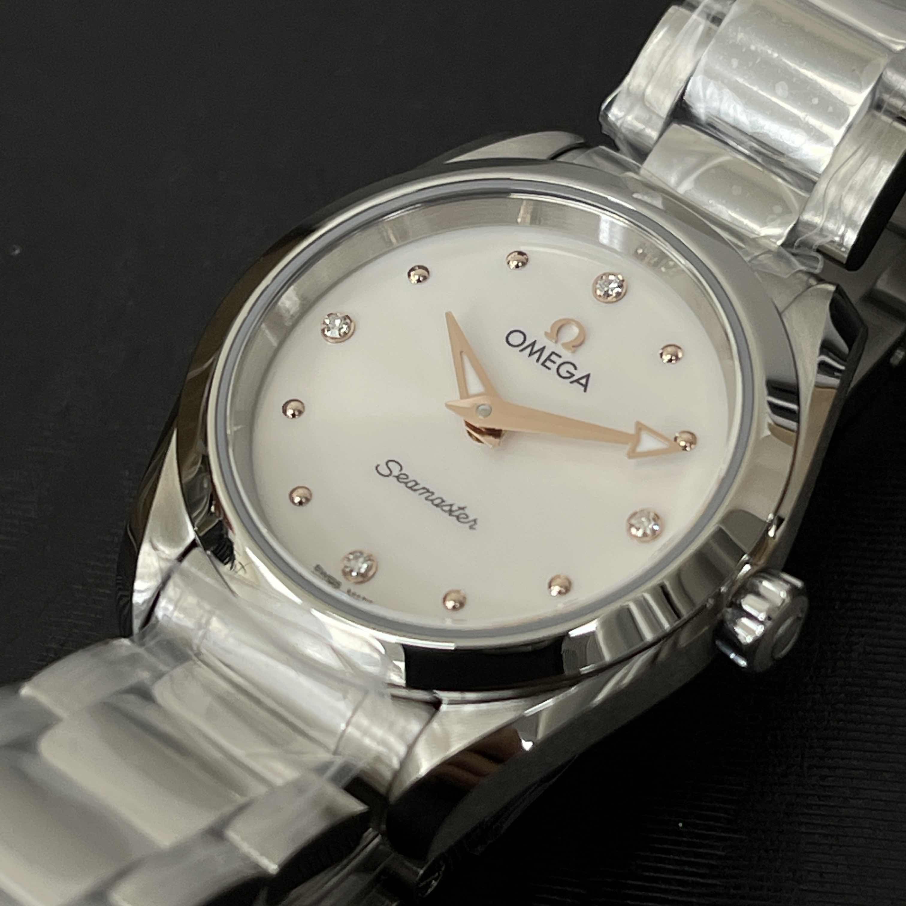 Omega 220.10.28.60.54.001  7