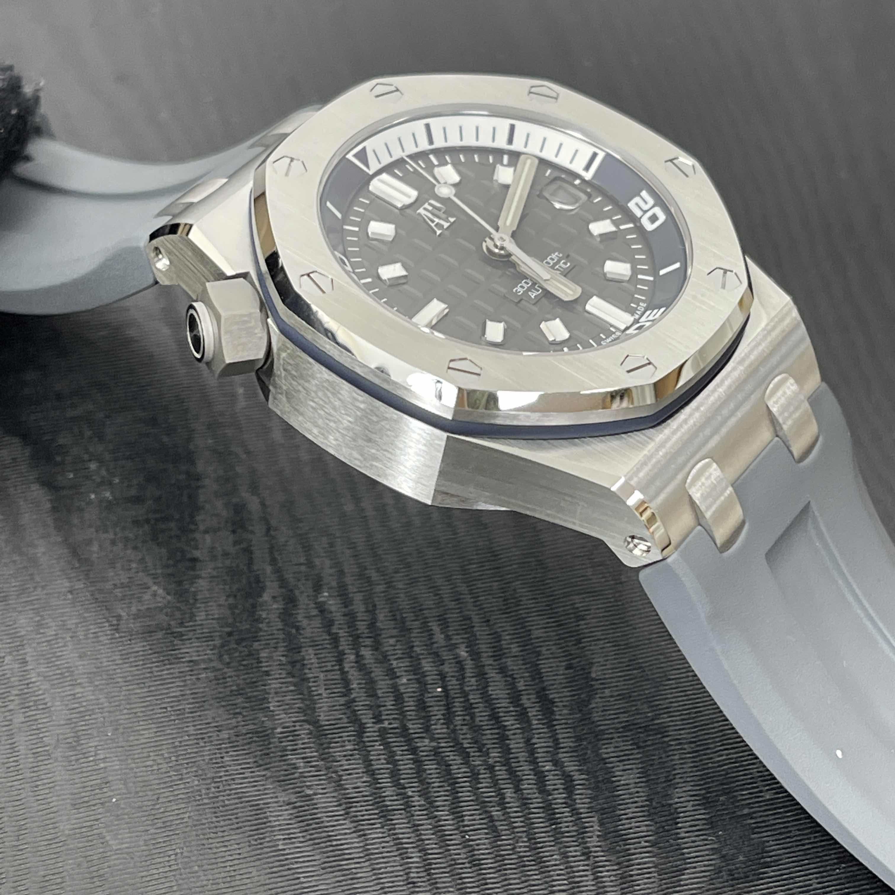 Audemars Piguet 15720ST.OO.A009CA.01 7