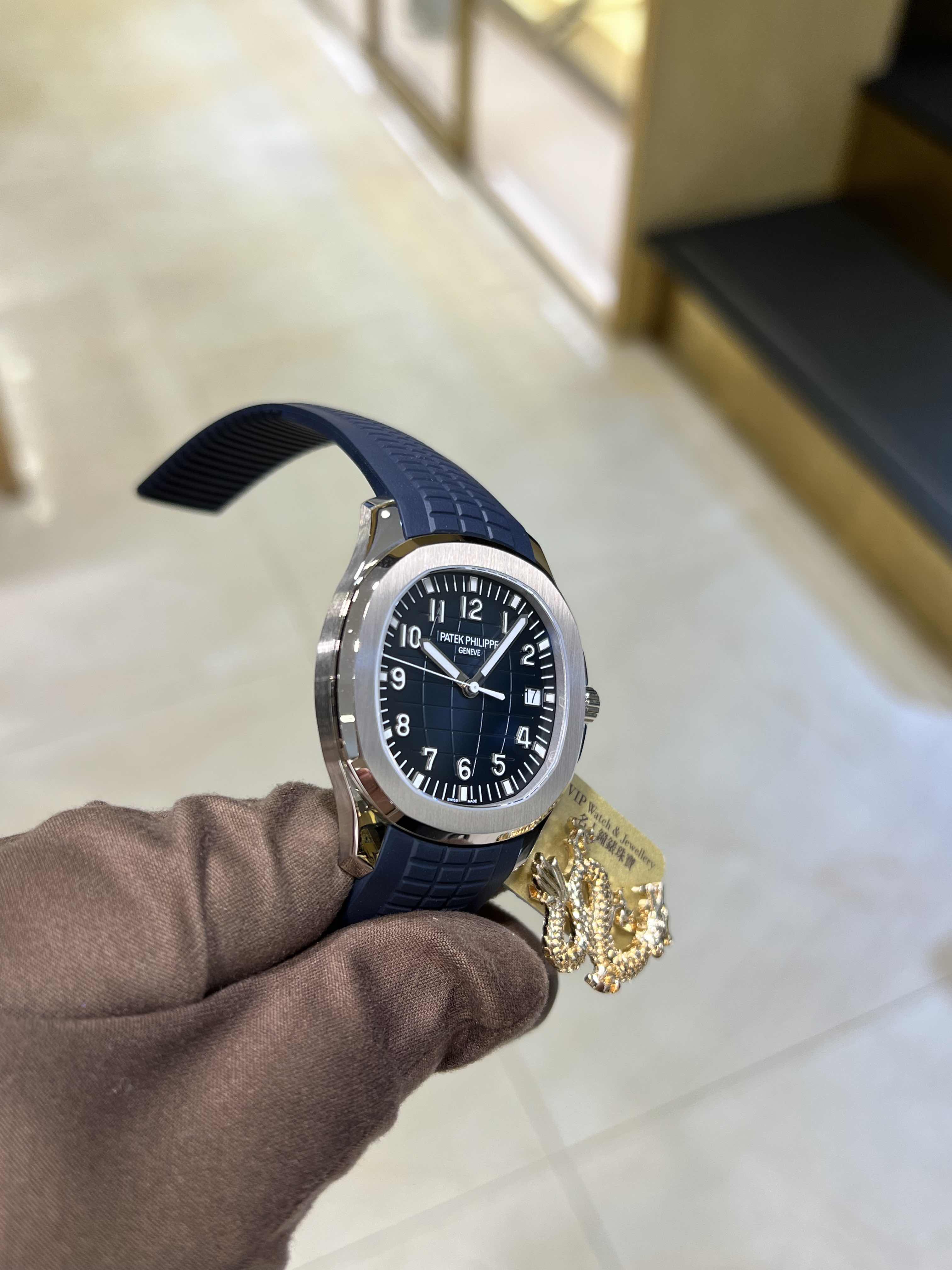 Patek Philippe 5168G-001 7