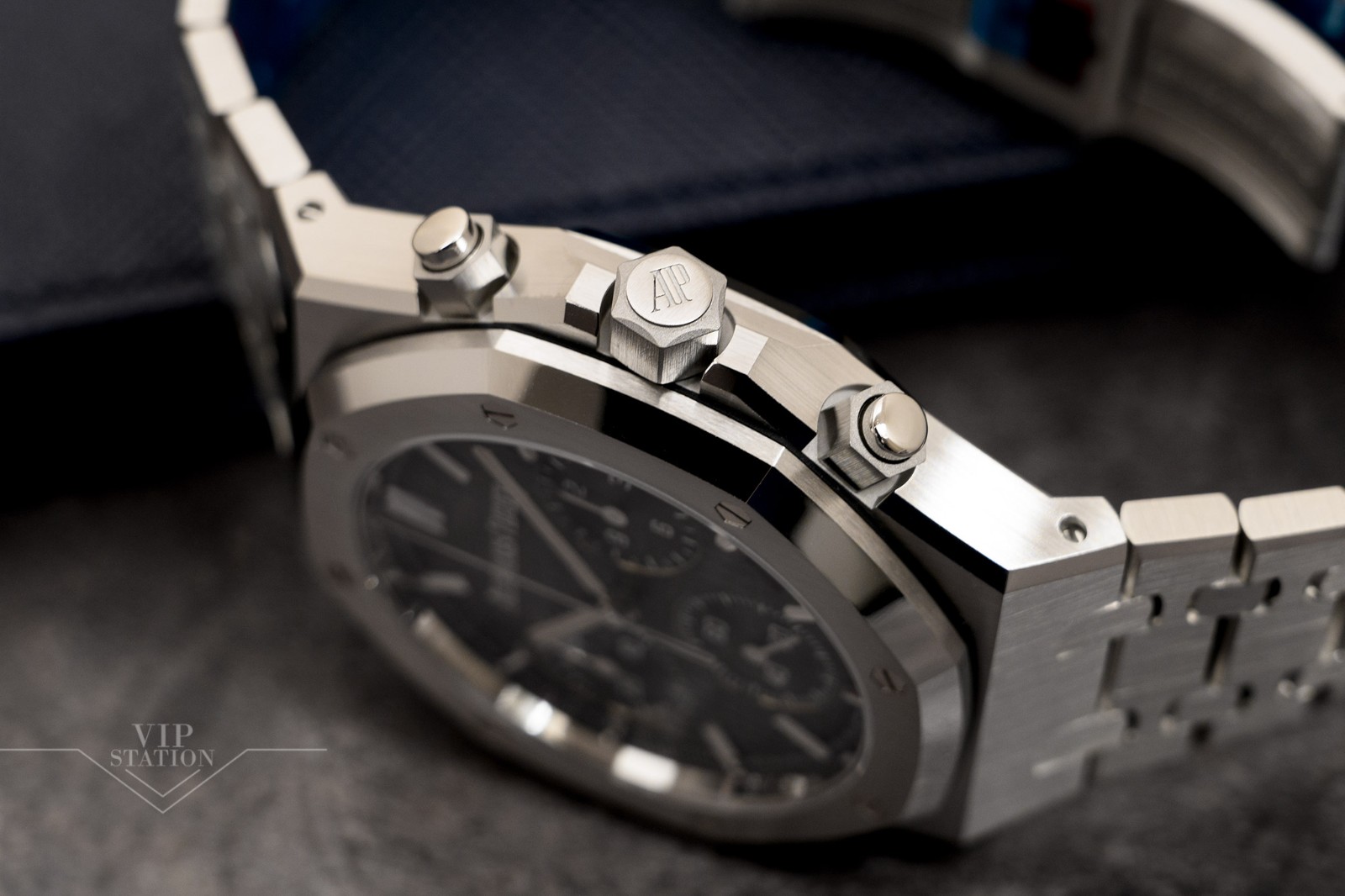 Audemars Piguet 26240ST.OO.1320ST.02 8