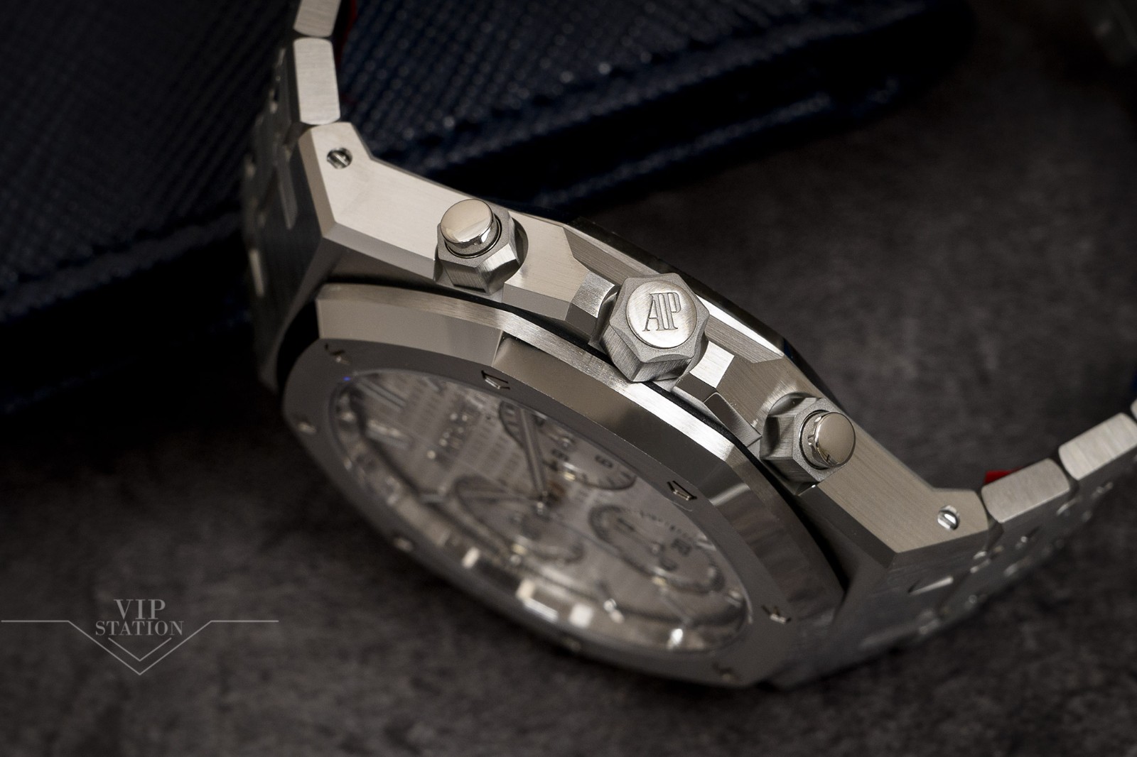 Audemars Piguet 26240ST.OO.1320ST.03  8