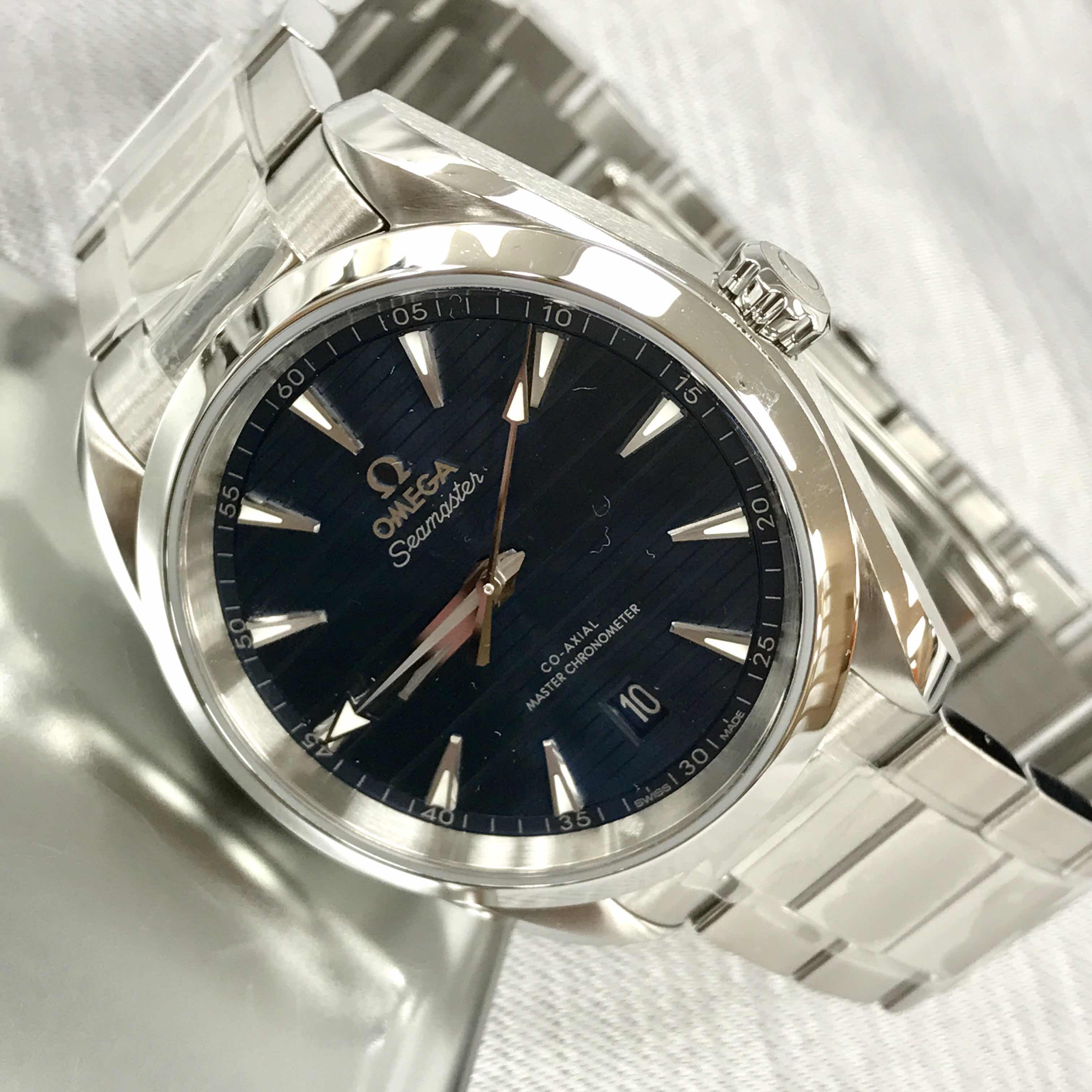 Omega 220.10.38.20.03.001 8