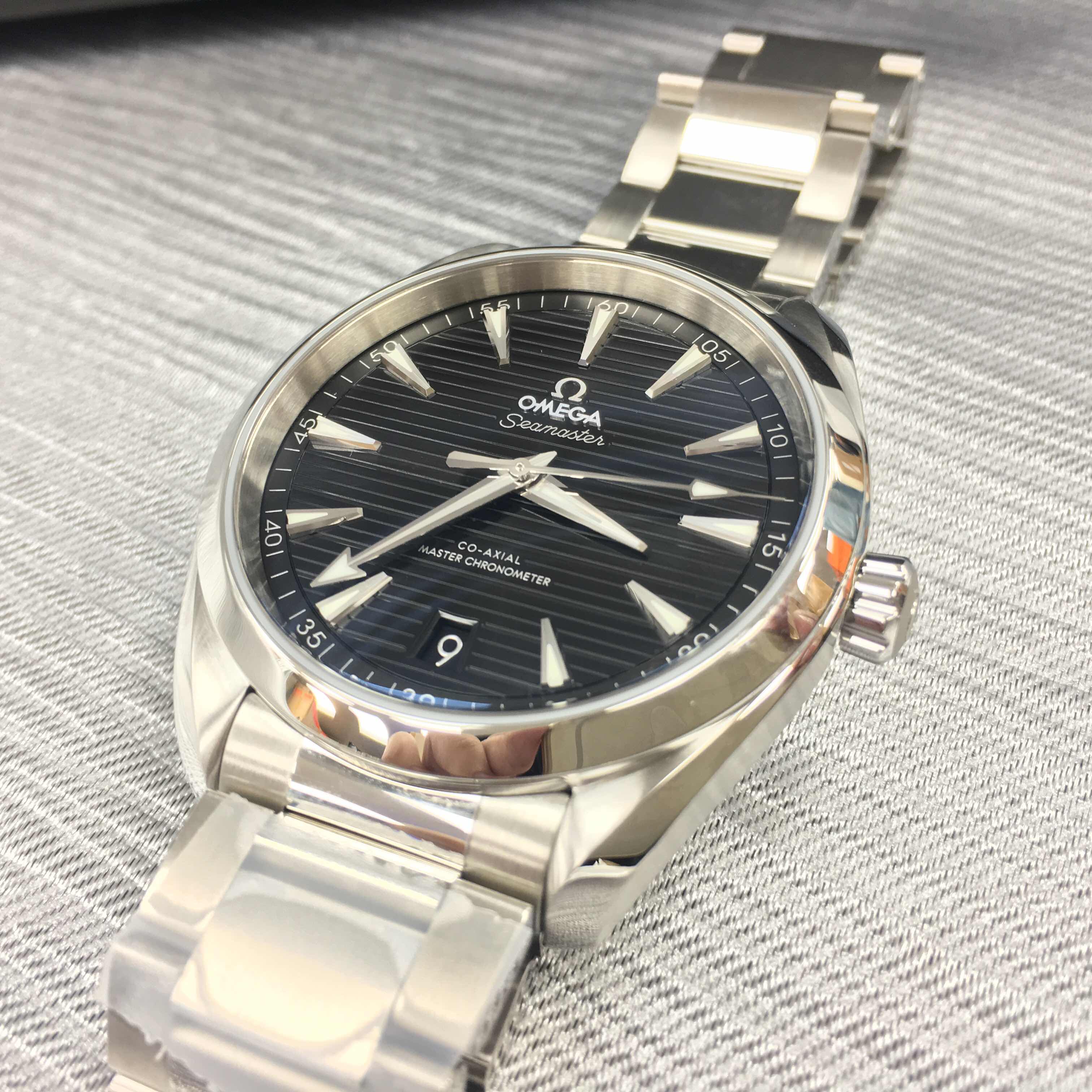 Omega 220.10.41.21.01.001 8