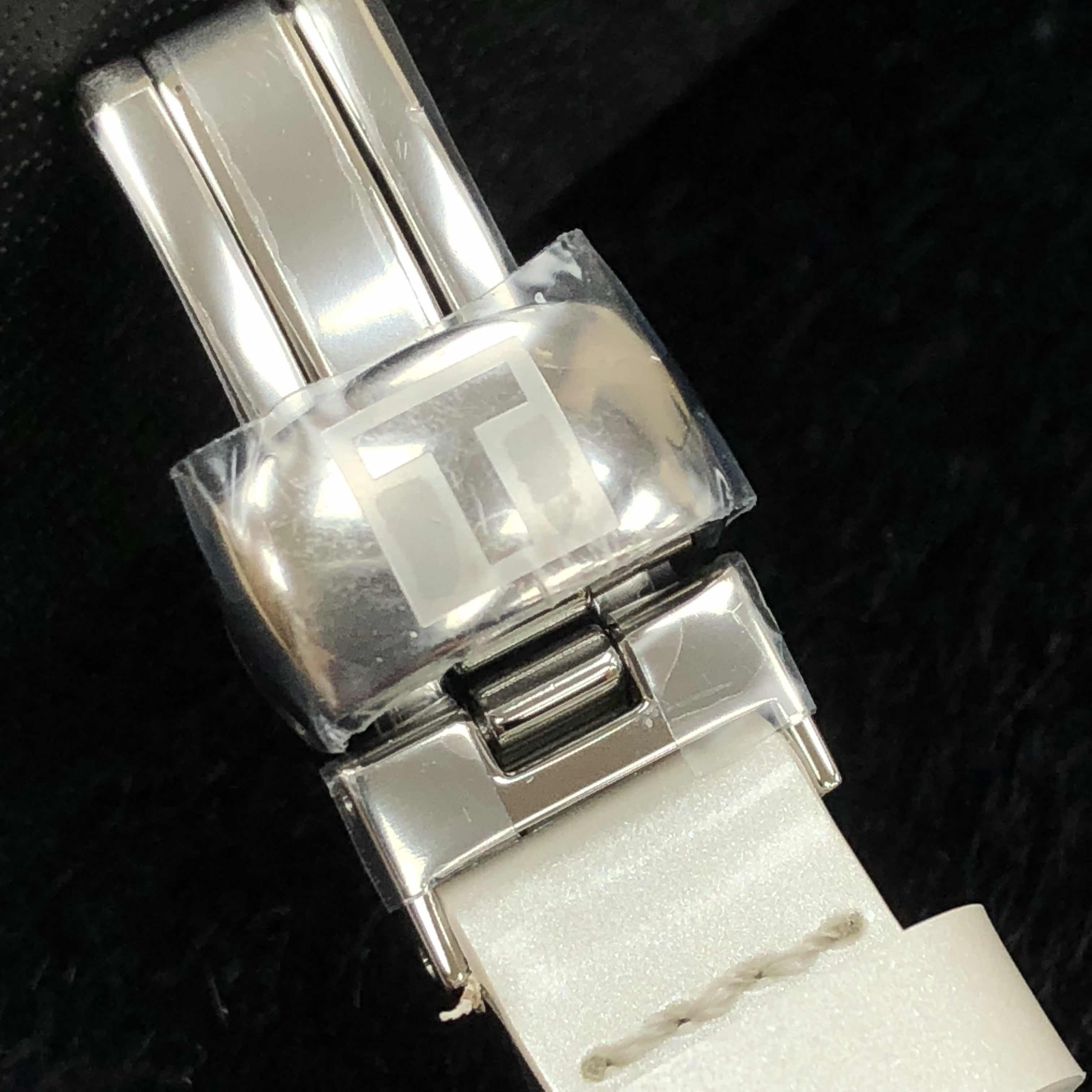 Tissot T094.210.16.011.00 8