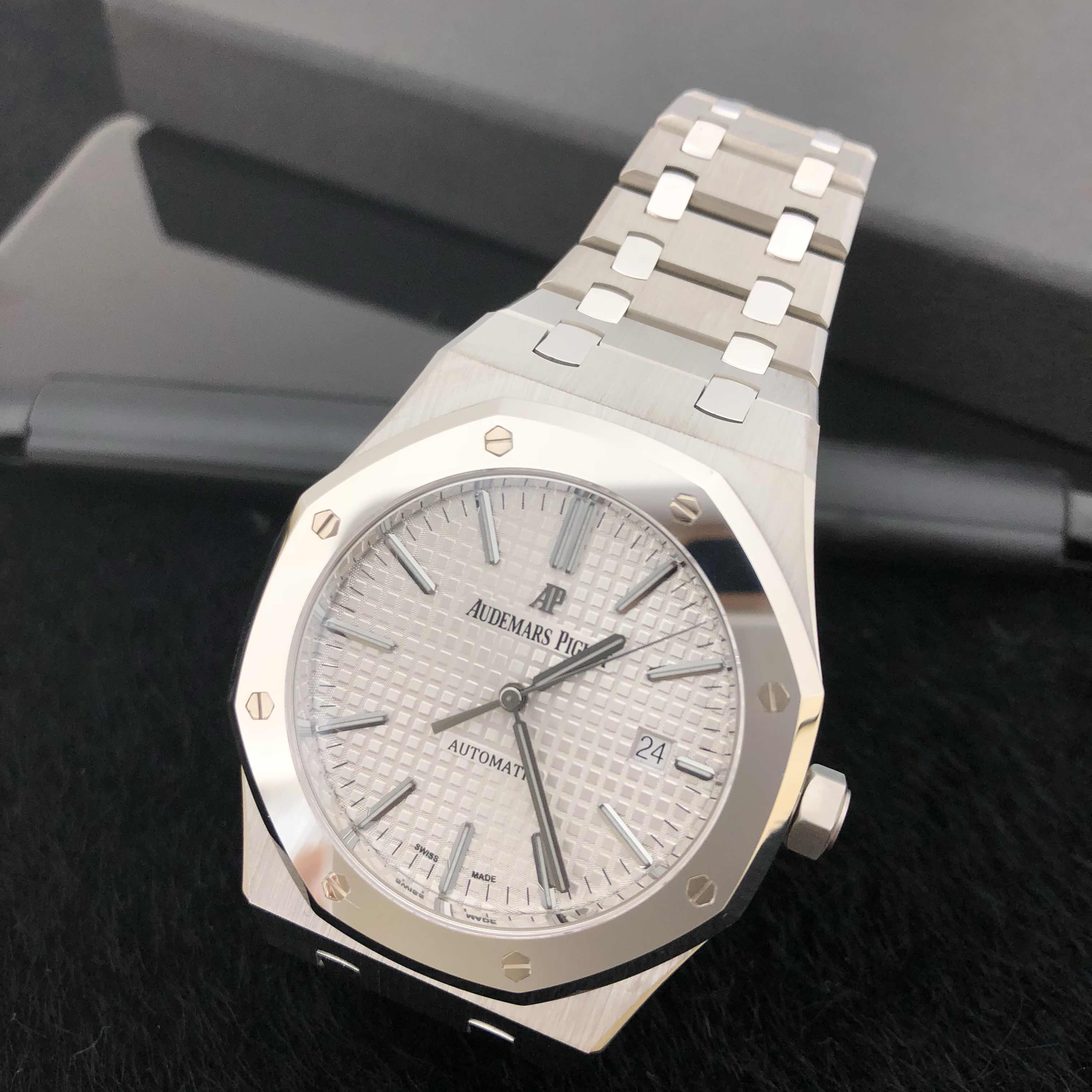 Audemars Piguet 15403IP.OO.1220IP.01 8