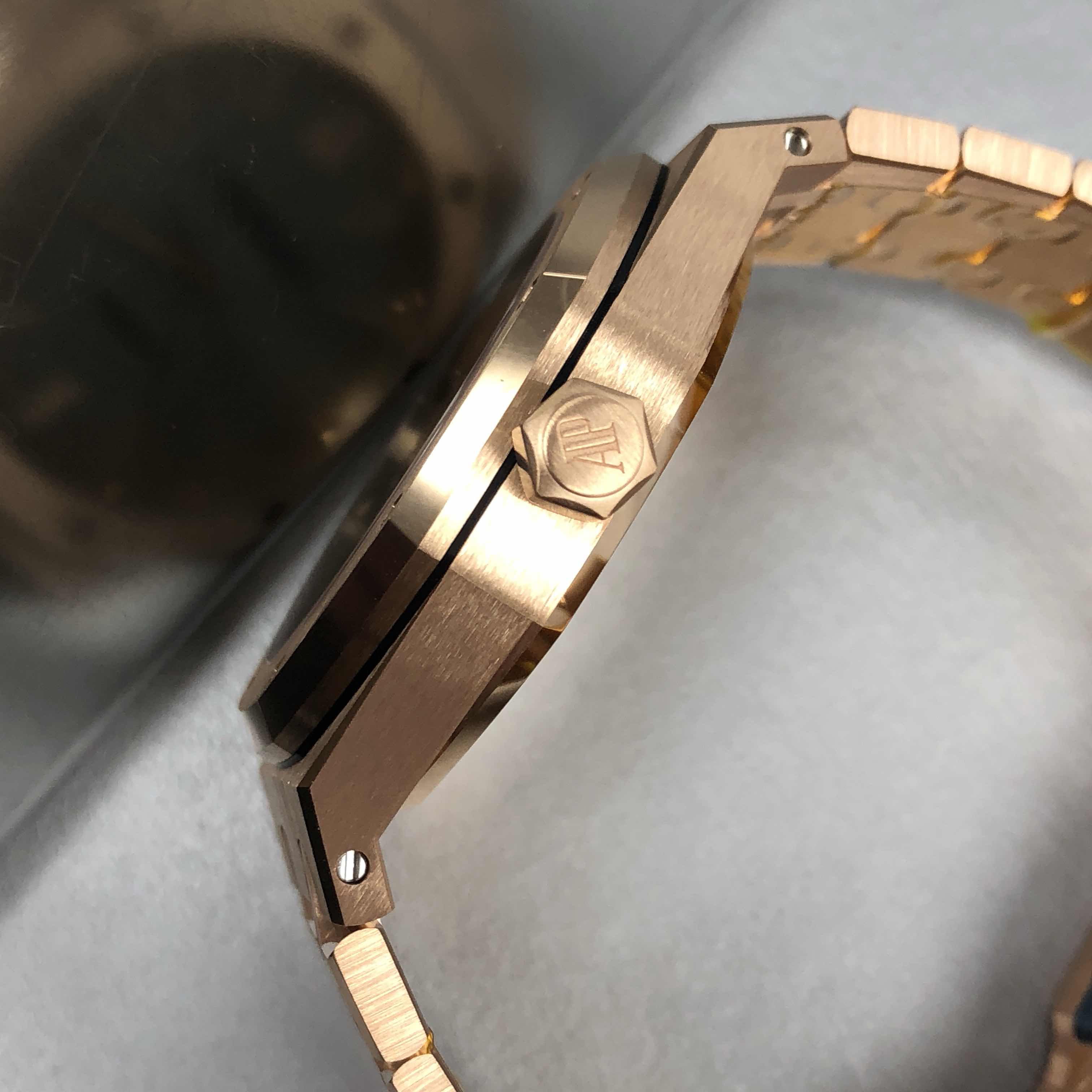 Audemars Piguet 15450OR.OO.1256OR.01  8