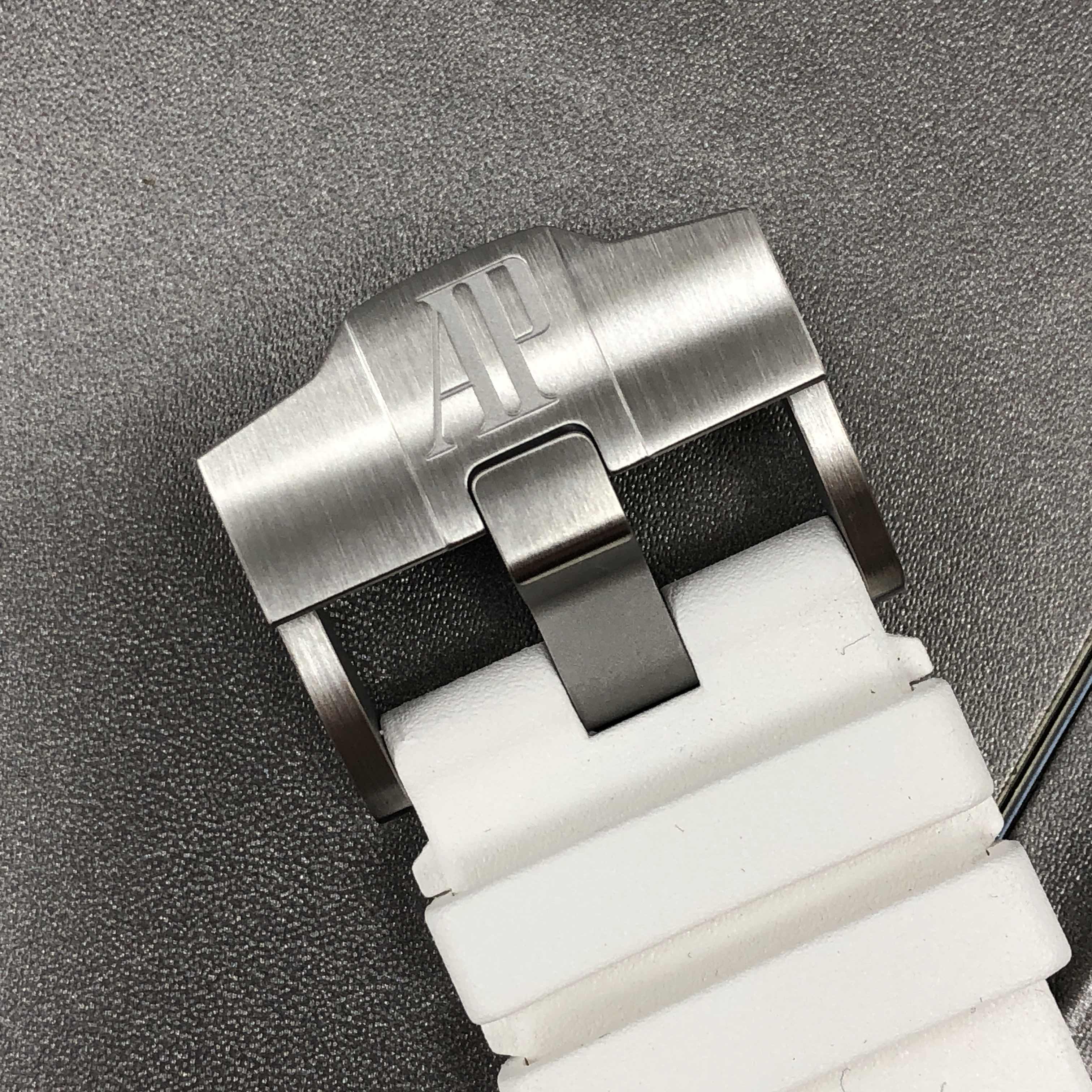 Audemars Piguet 15710ST.OO.A010CA.01 8