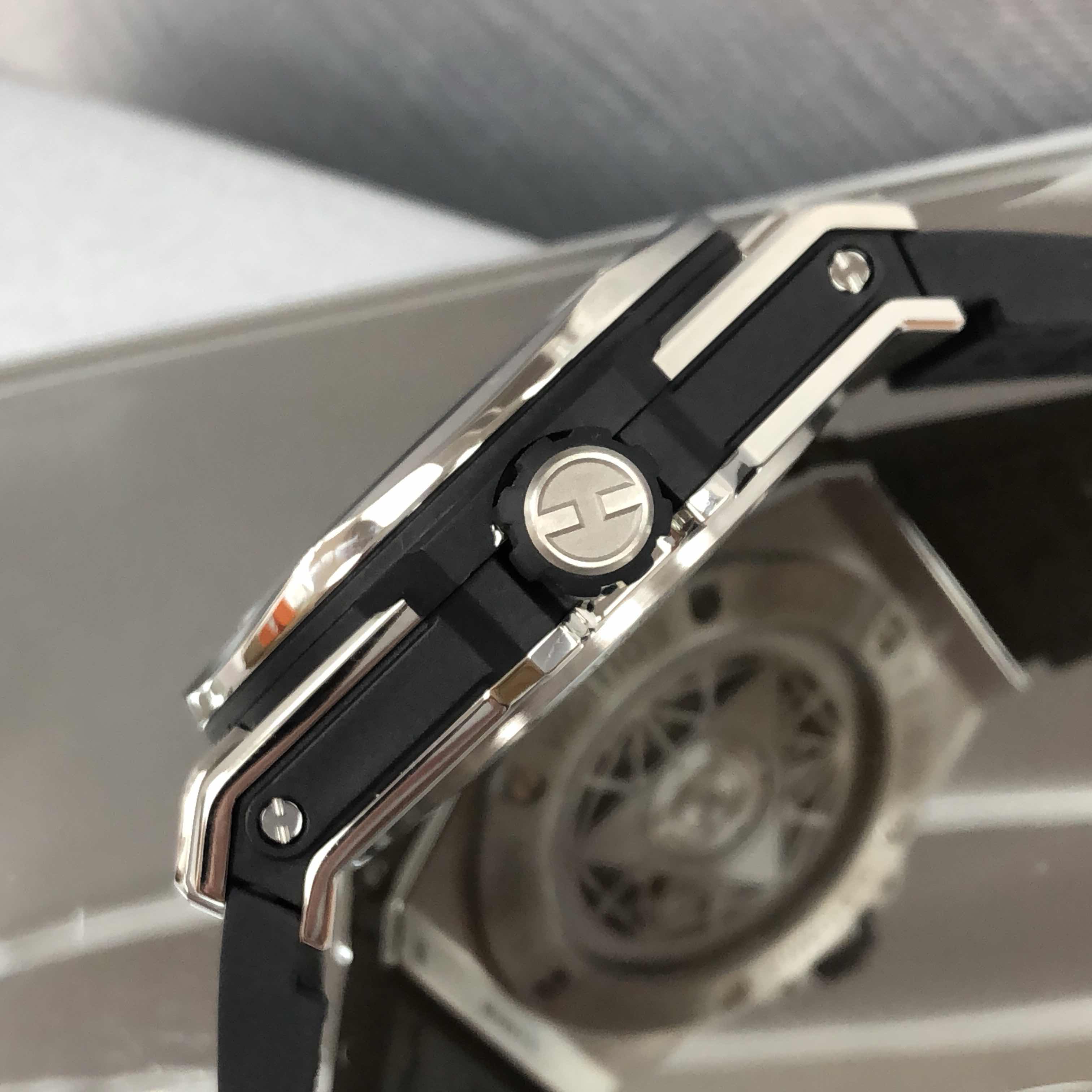 Hublot 415.NX.2027.VR.MXM18 8