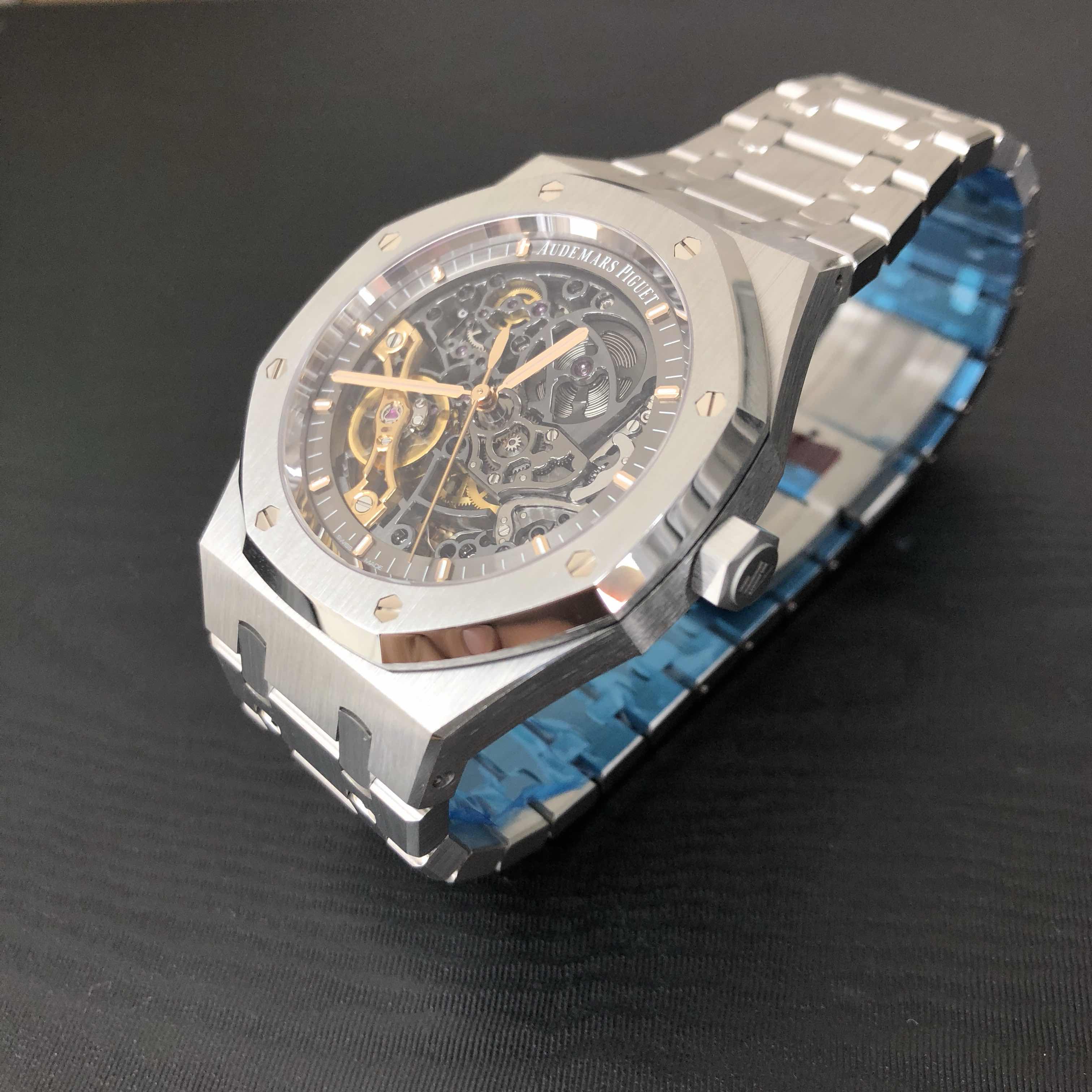 Audemars Piguet 15407ST.OO.1220ST.01 8