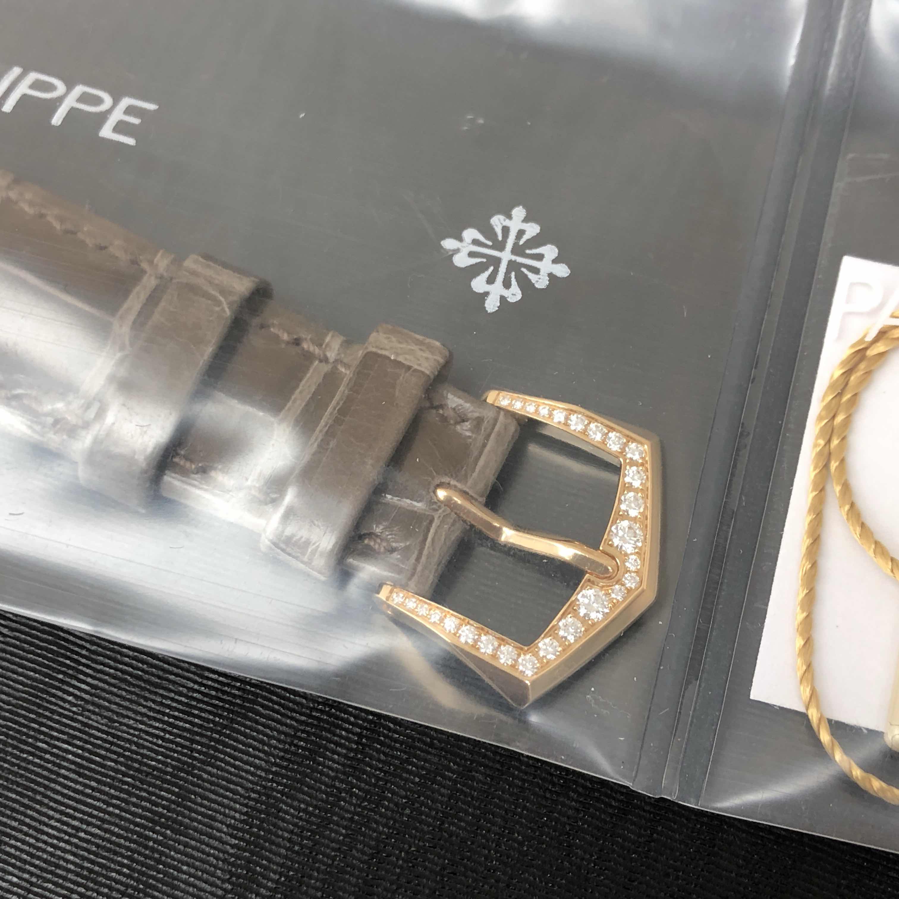 Patek Philippe 7150/250R-001 8