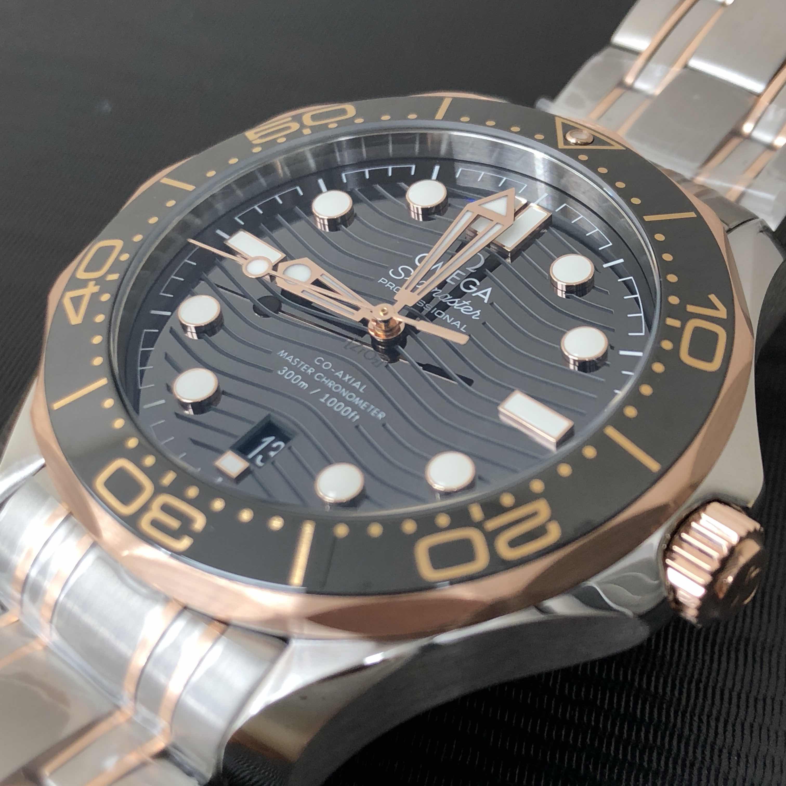 Omega 210.20.42.20.01.001 8