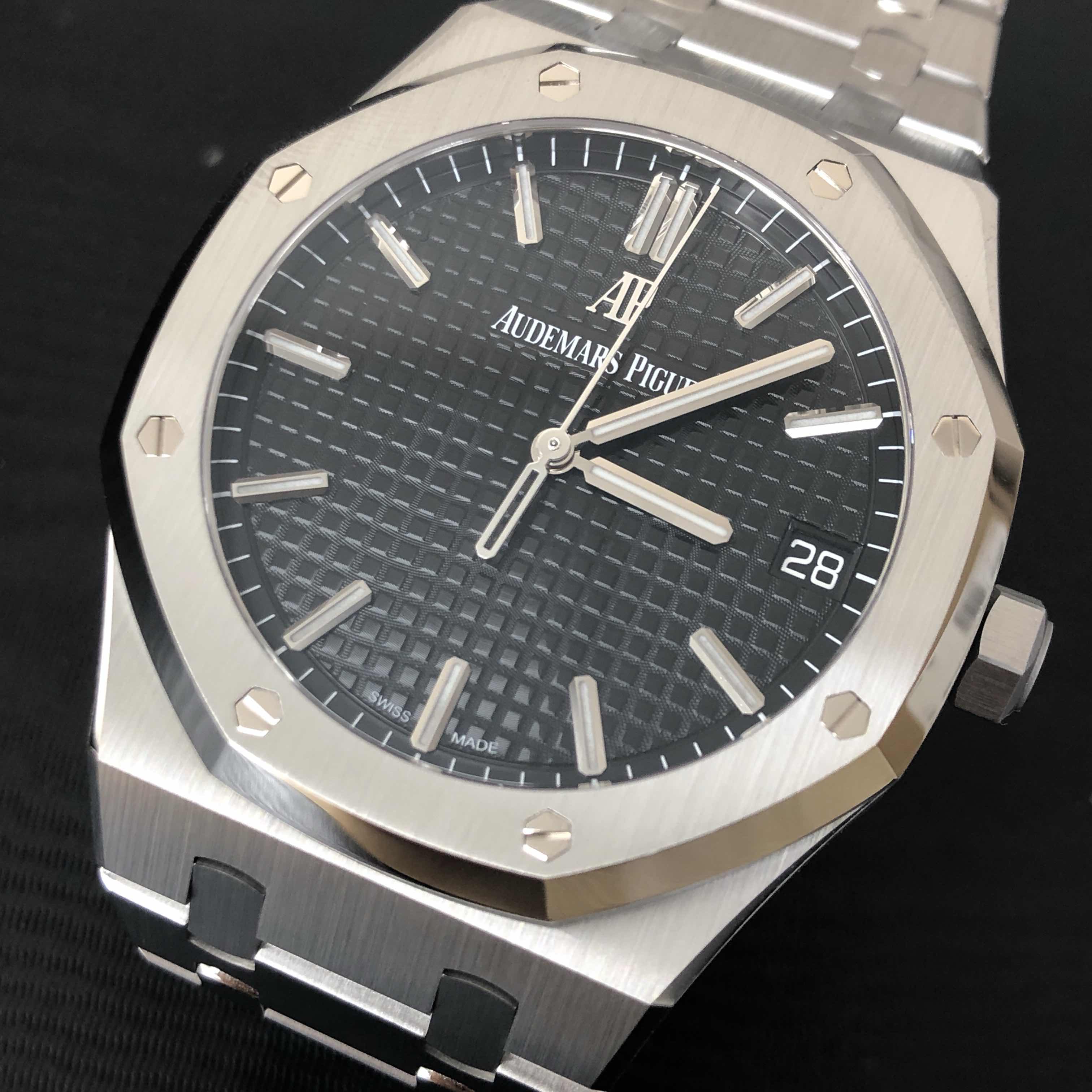 Audemars Piguet 15500ST.OO.1220ST.03 8