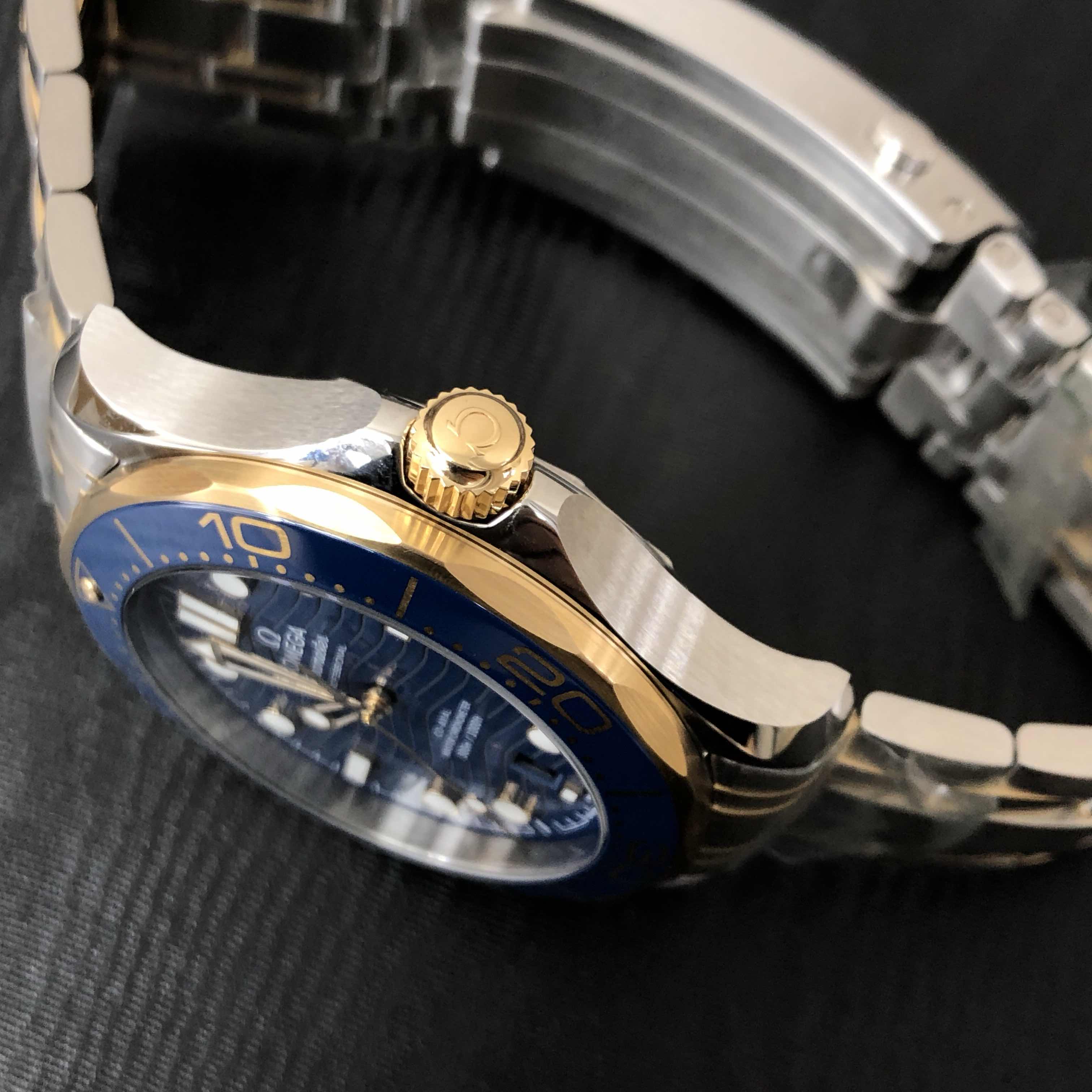 Omega 210.20.42.20.03.001 8
