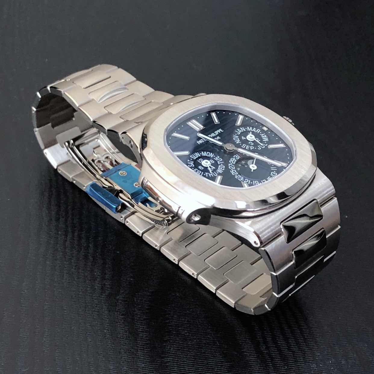 Patek Philippe 5740/1G-001 8
