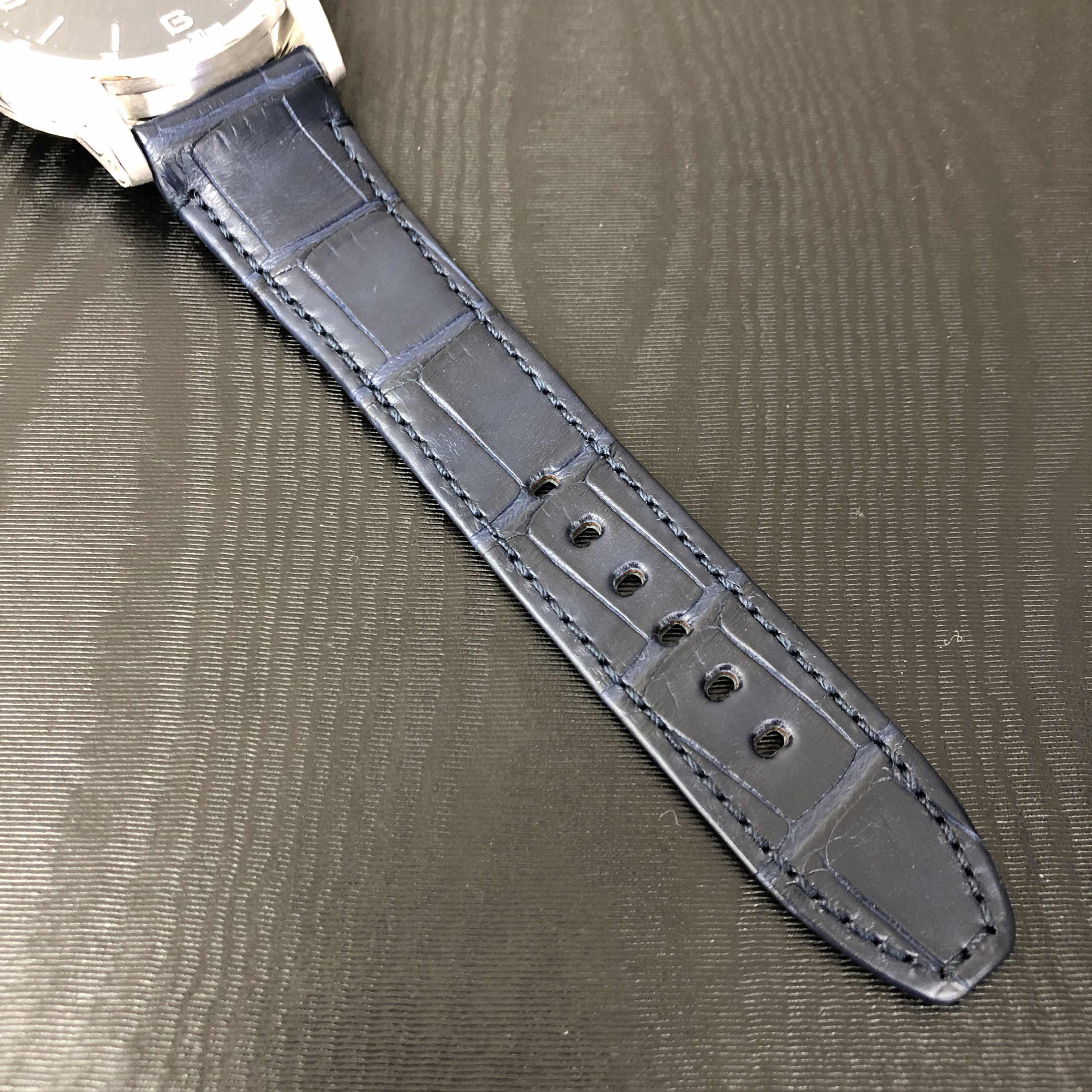 Audemars Piguet 15210BC.OO.A321CR.01  8