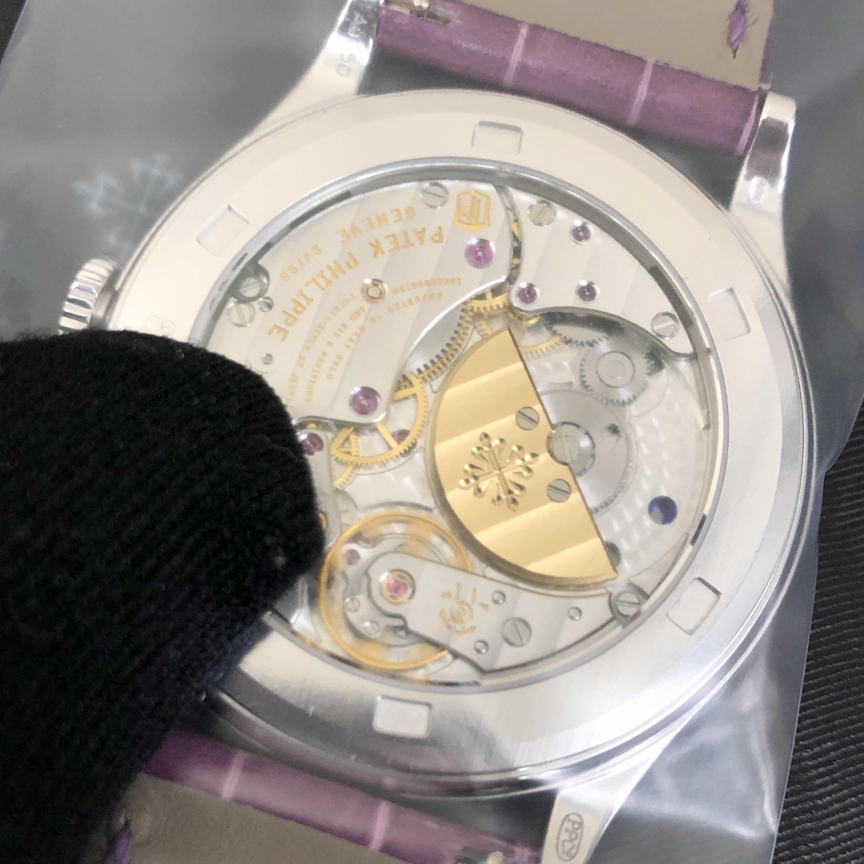 Patek Philippe 5077/100G-025 8