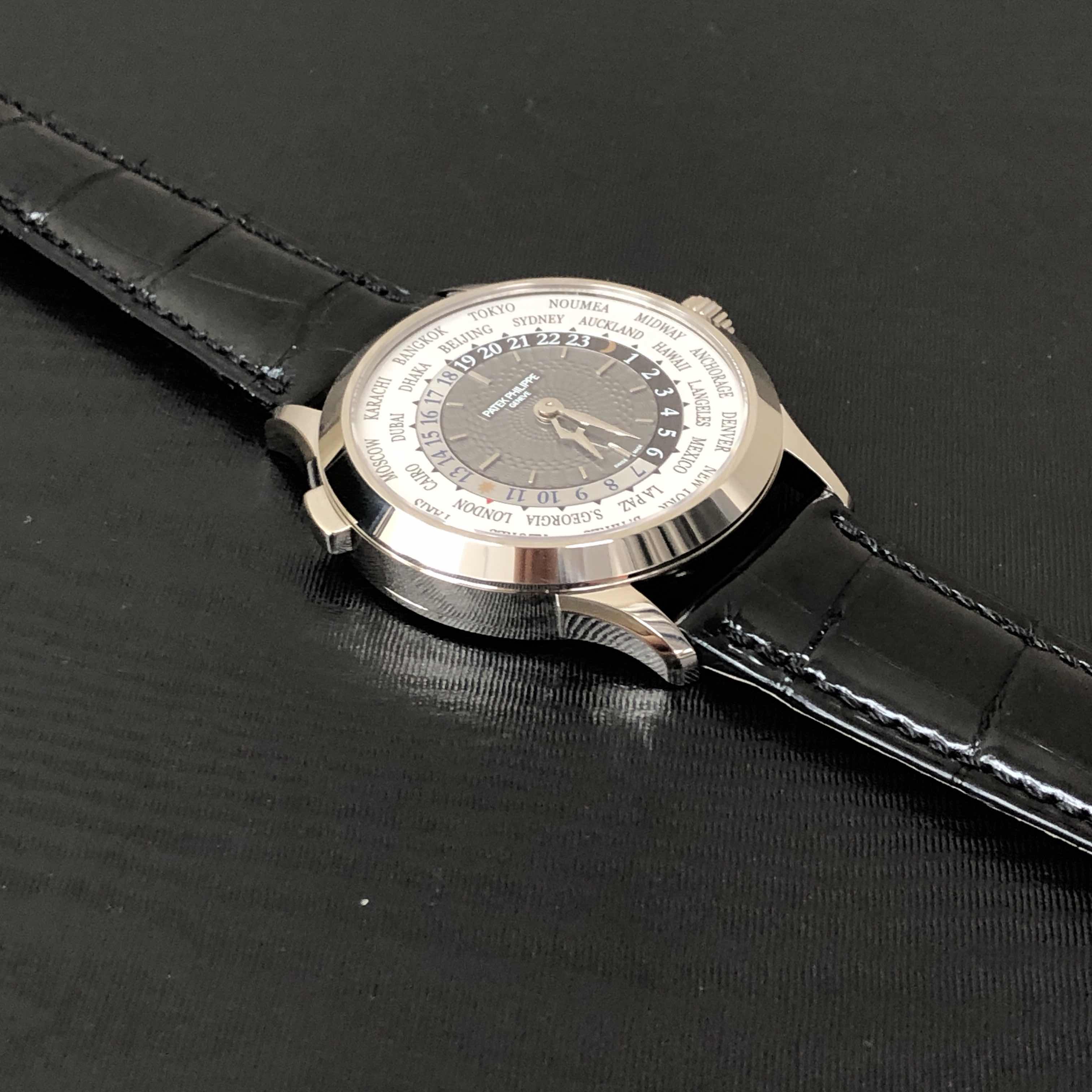 Patek Philippe 5230G-014 8