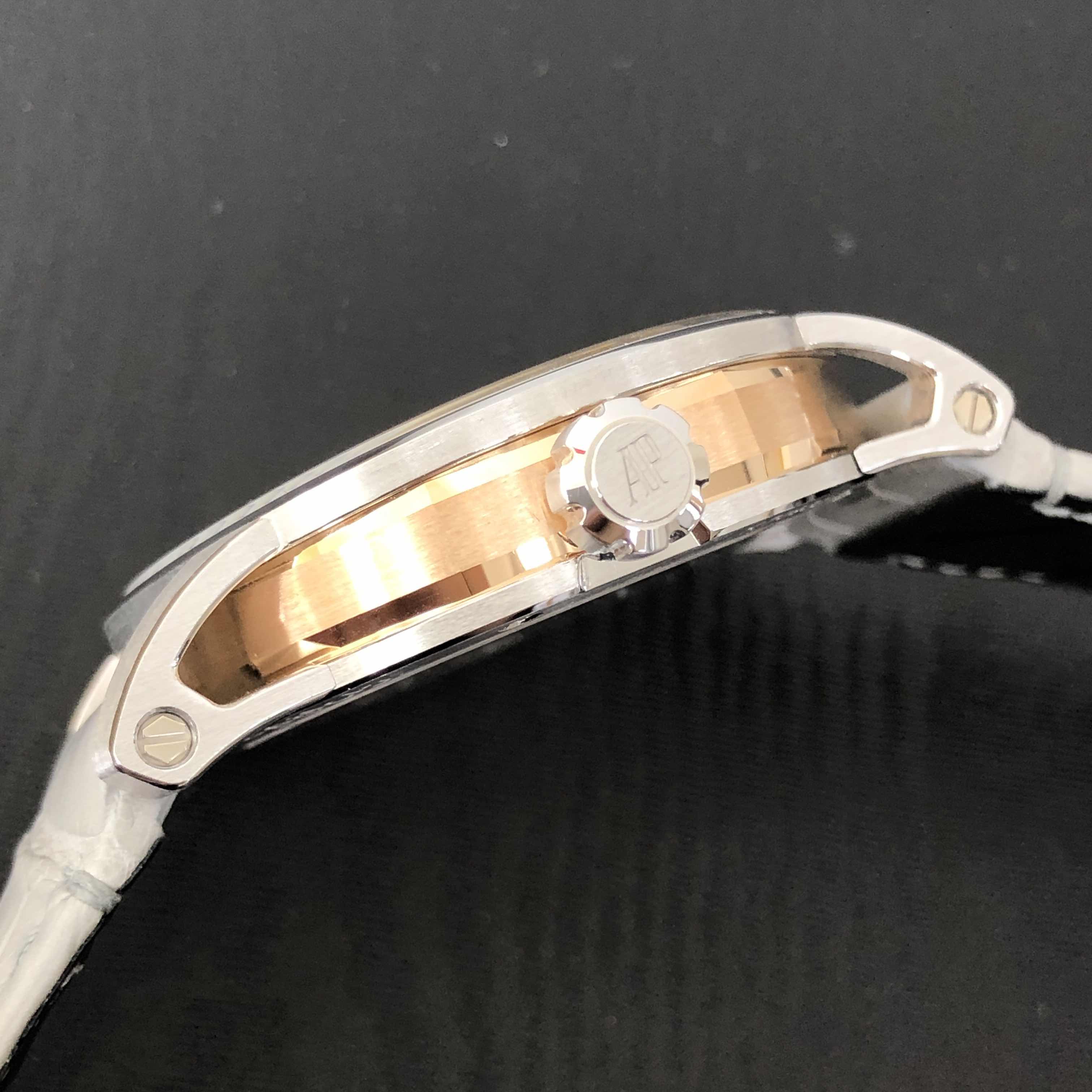 Audemars Piguet 15210CR.OO.A009CR.01 8