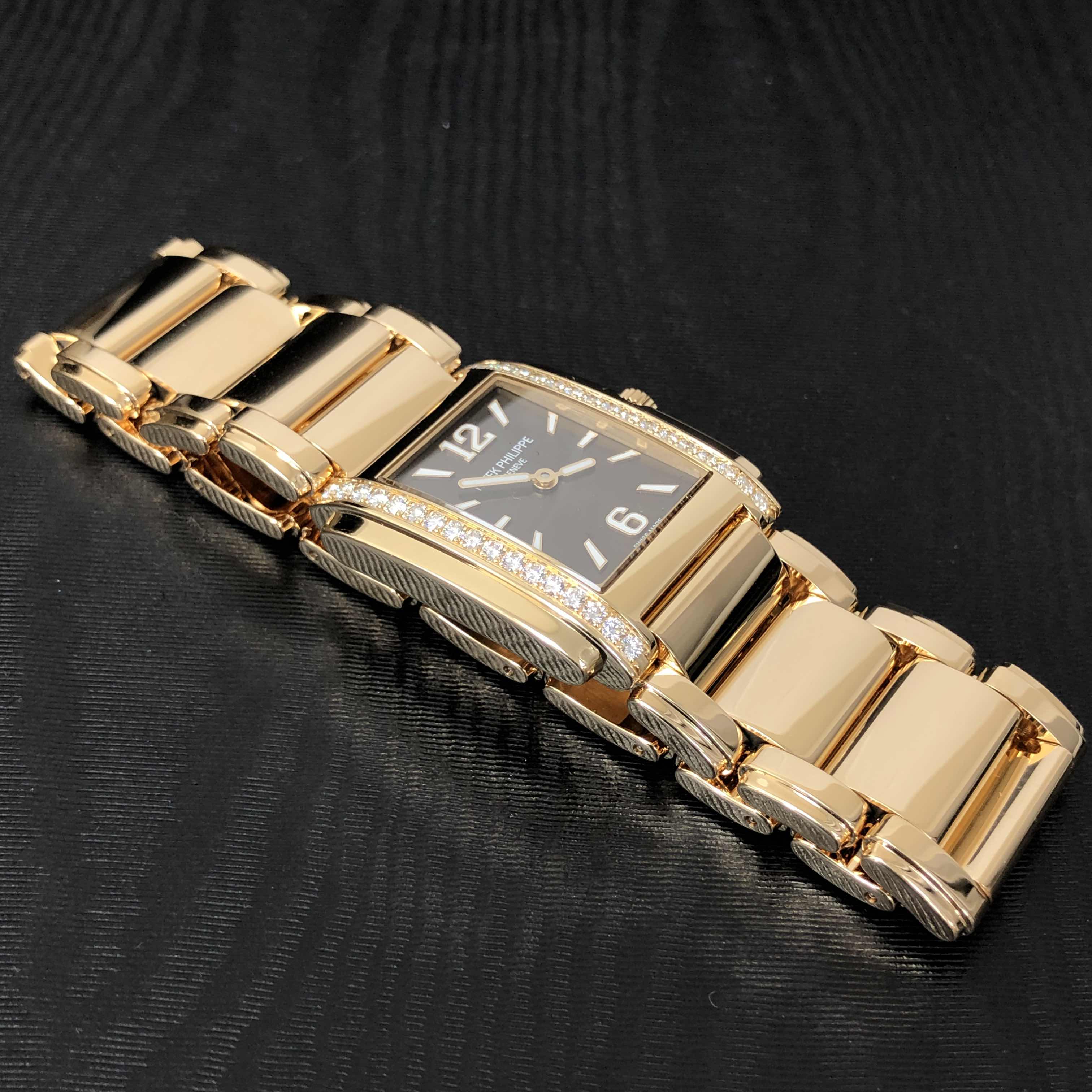 Patek Philippe 4910/1201R-001 8