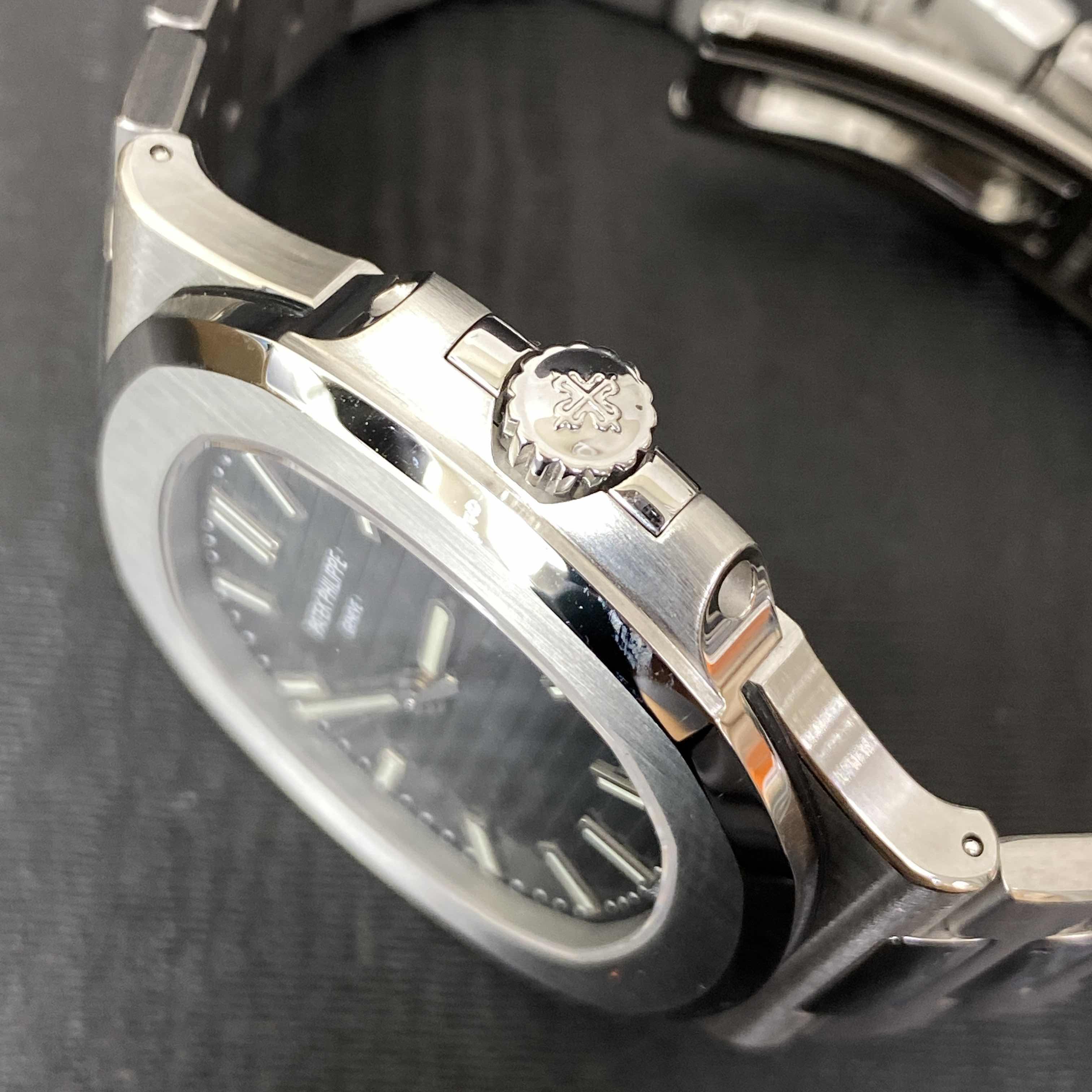 Patek Philippe 5711/1A-014 8